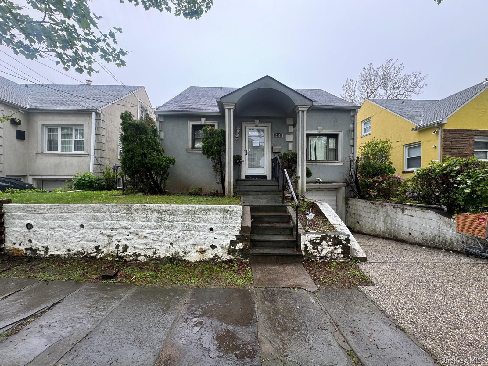 This is a fantastic investment opportunity for the right buyer! Locate...