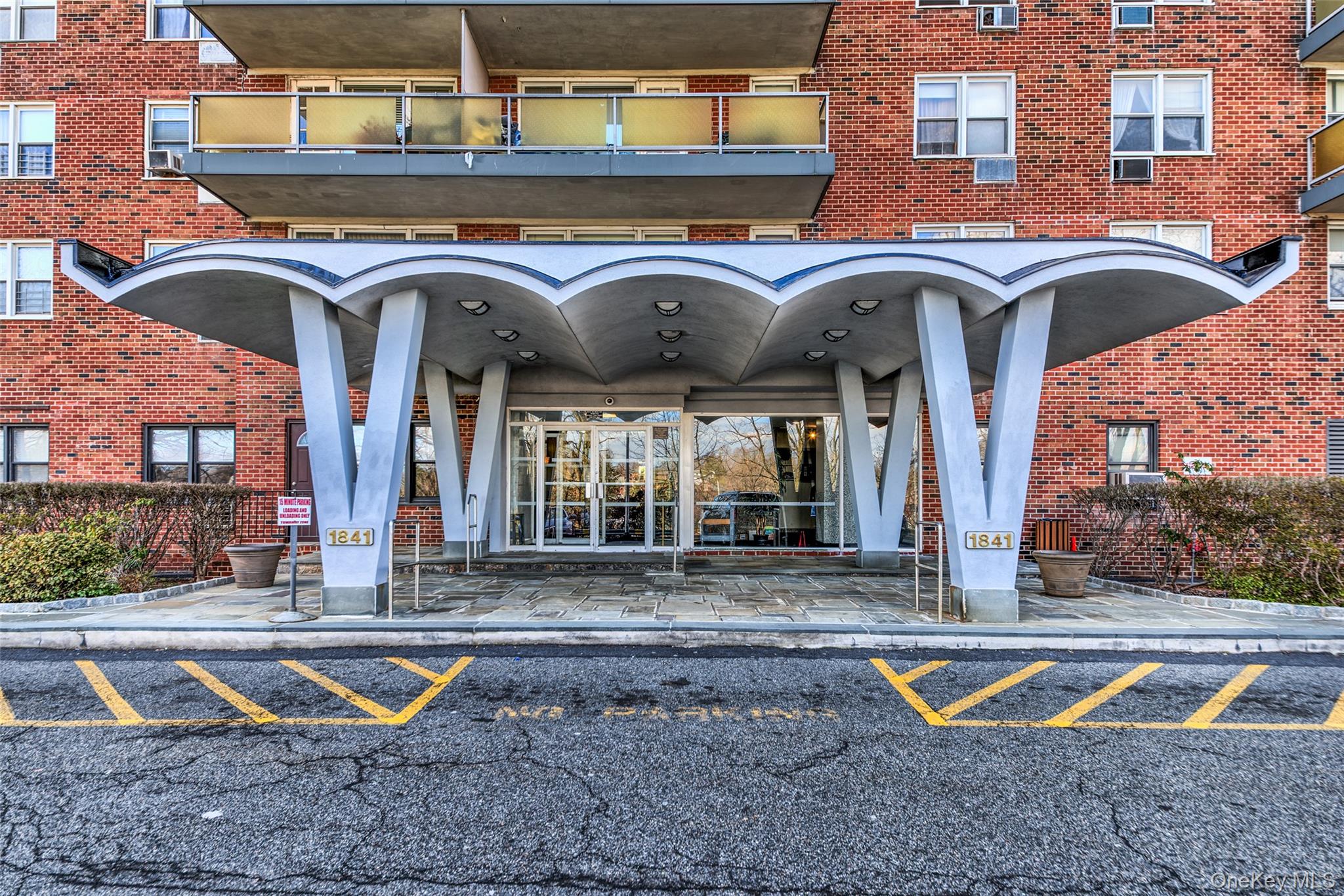 DEAL FELL THROUGH, NOW'S YOUR CHANCE! Welcome to your new home! Spacio...