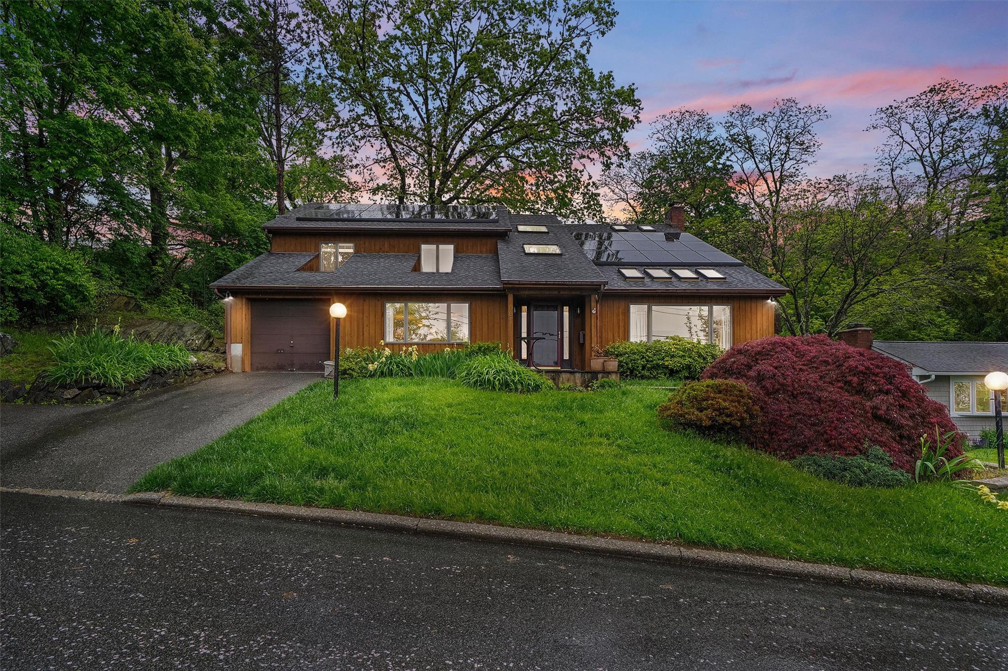 Stylish Contemporary Living with Hudson River Views

Perched above the...