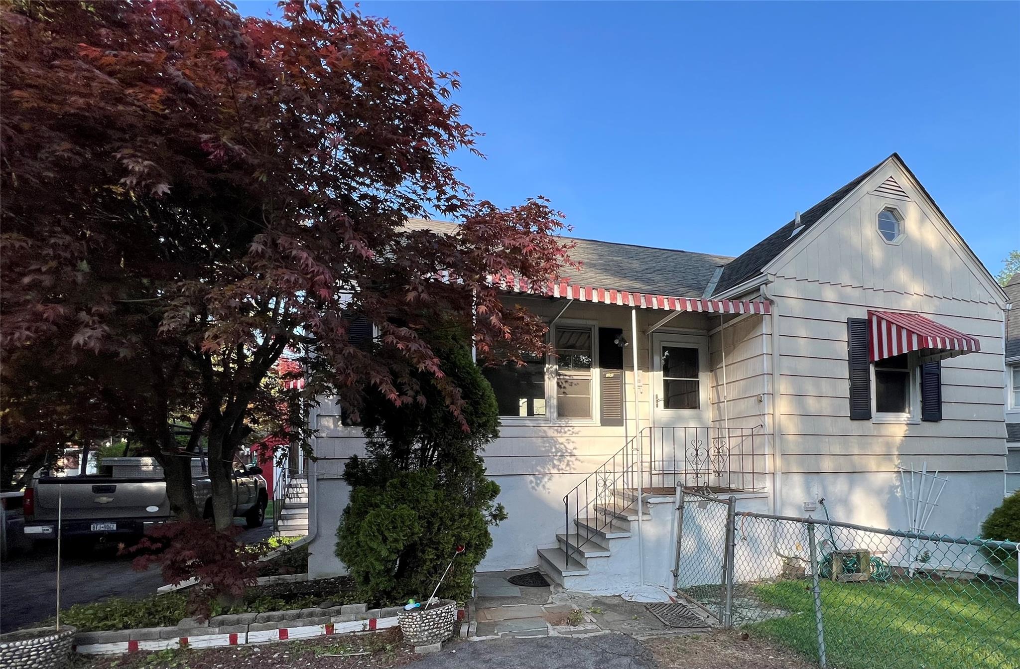 Welcome to this well maintained 2-bedroom apartment.  Lovely dead-end...