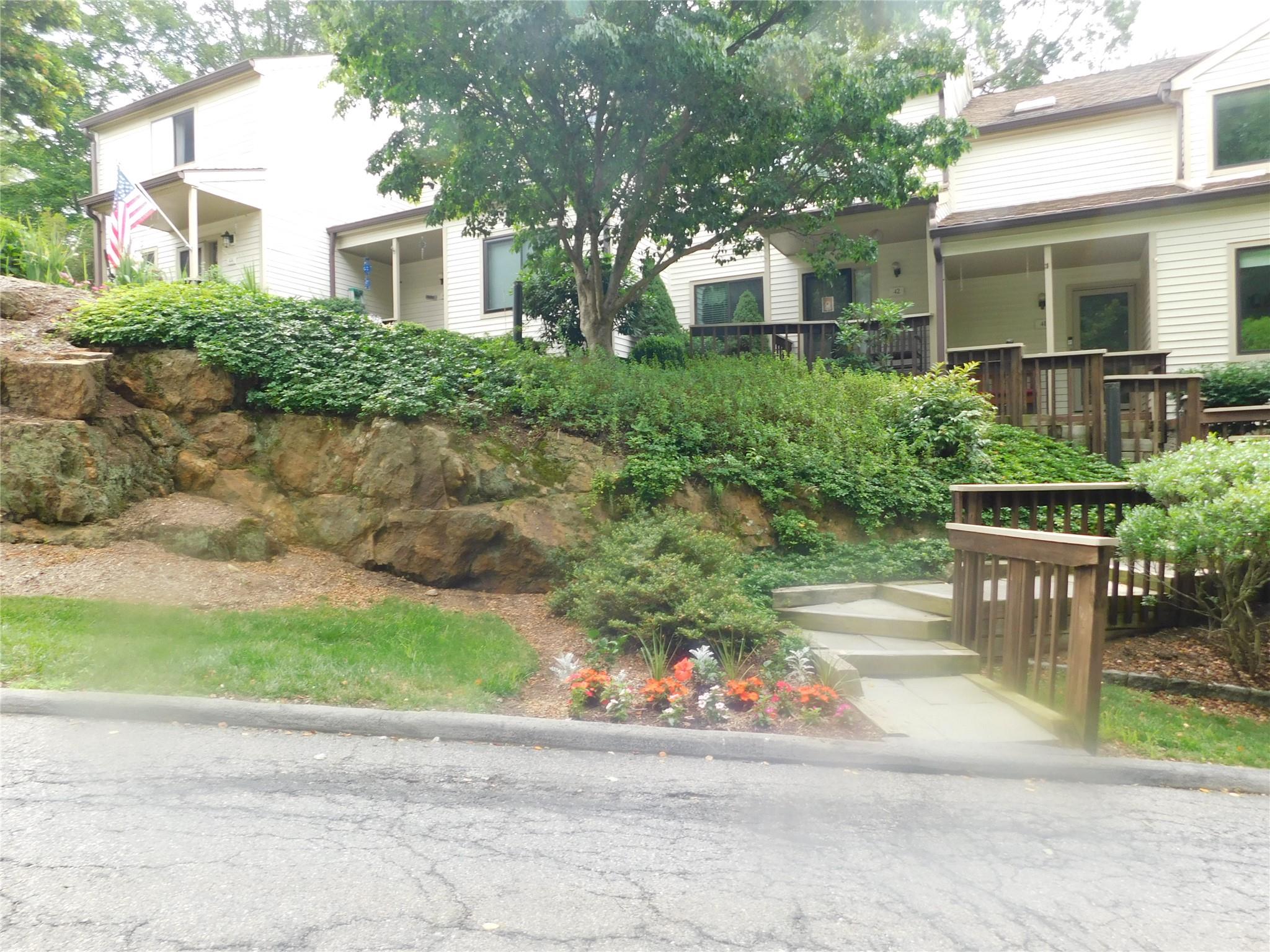 Exceptional Home in the Chappaqua School District!

This beautifully...