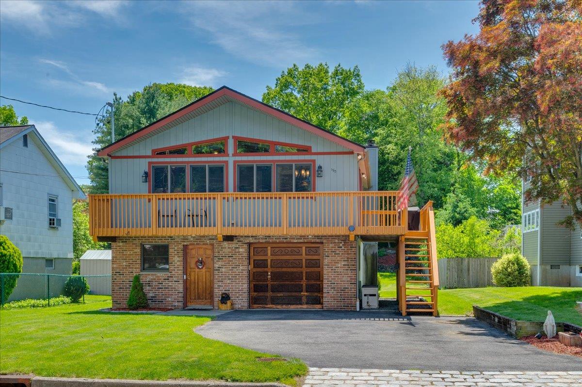 Just one look at this beautifully updated 3 bedroom, 2.5 bath bi-level...