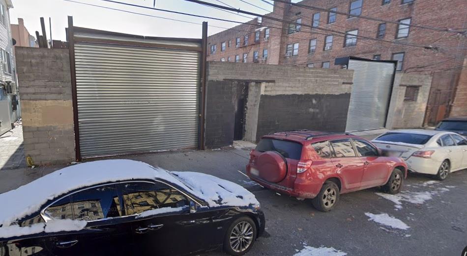 Secure and spacious contractor’s yard available for immediate lease! T...