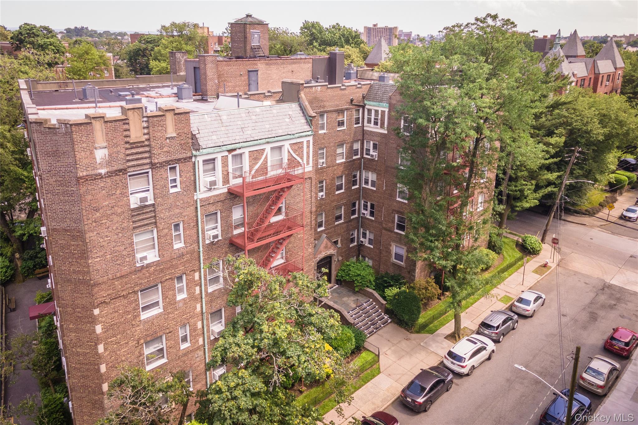 Blending Pre-War Charm with Modern Upgrades (EVERYTHING BRAND NEW), th...
