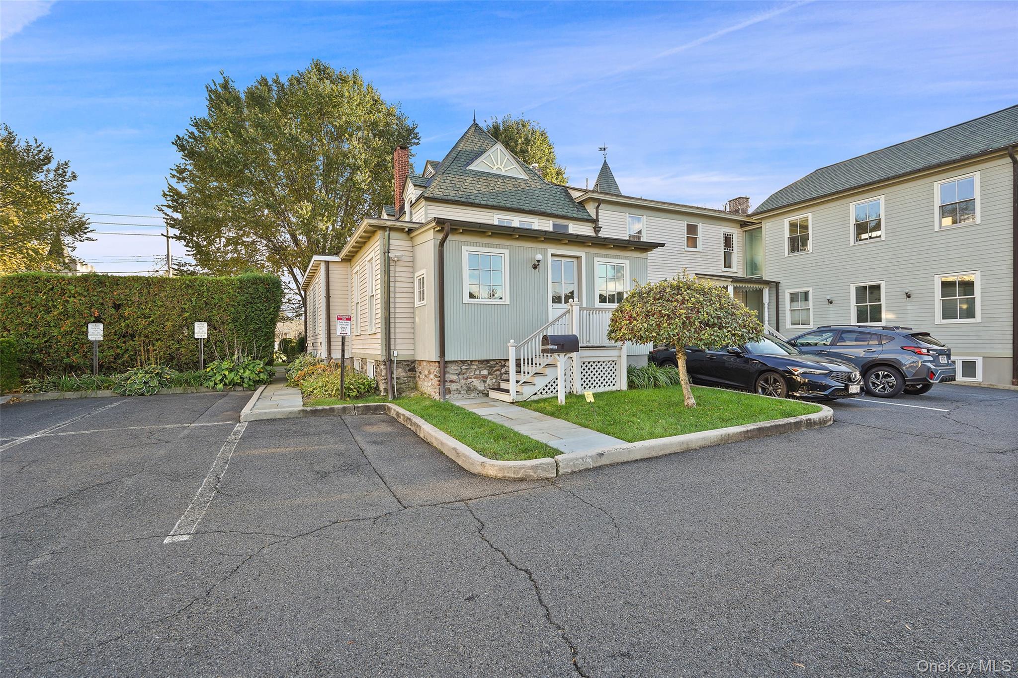 Photo 4 of this property