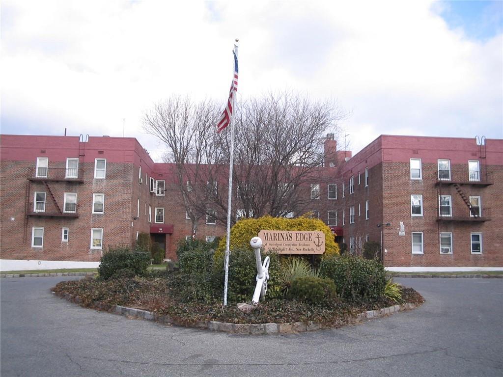 PRICED FOR IMMEDIATE CASH SALE!!!!  
Enjoy "Easy Breezy Beach Living"!...