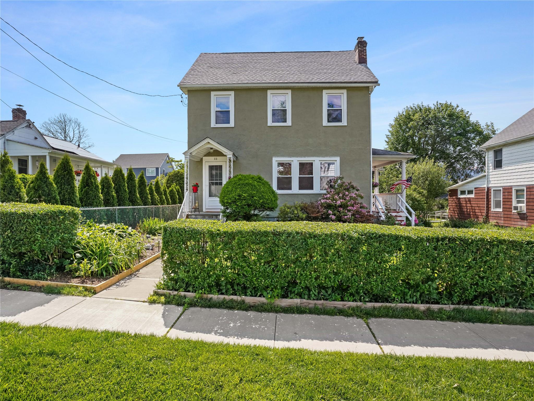 Fabulous 2 unit property in the heart of Mt. Kisco on a quiet resident...
