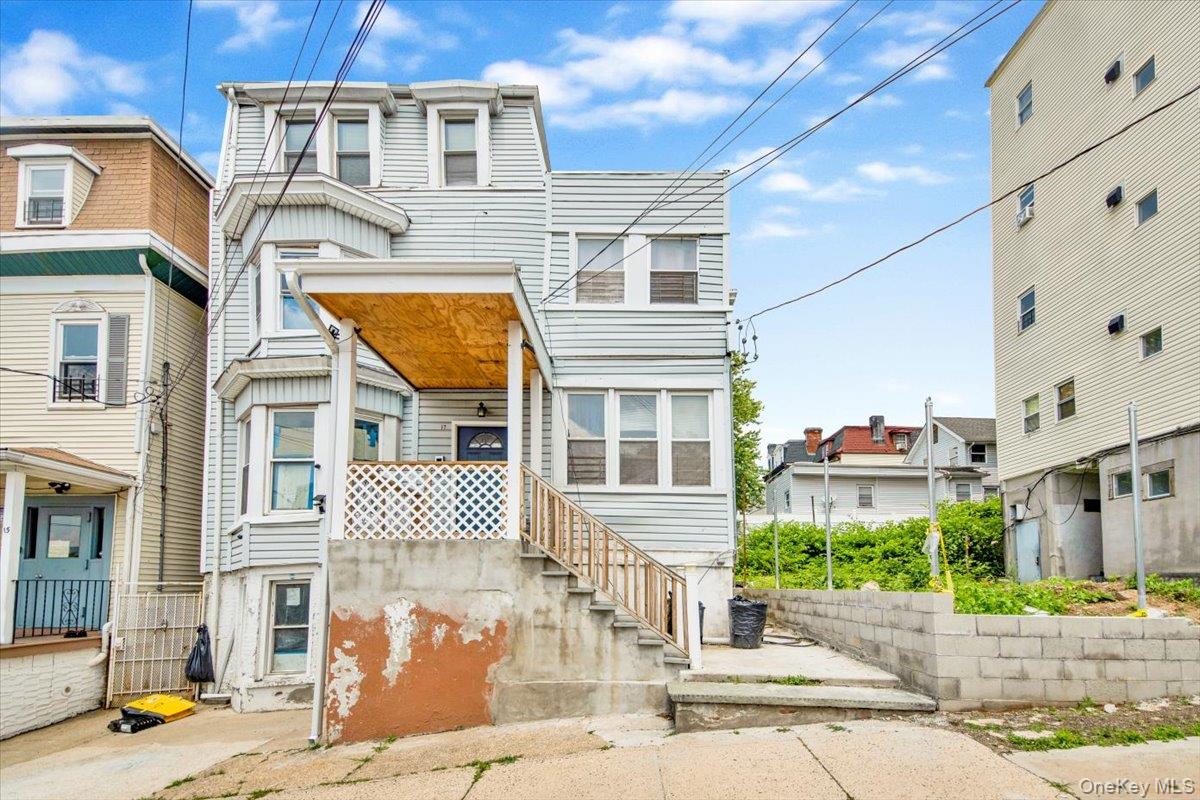 DONT MISS THIS INCREDIBLE OPPORTUNITY to own a well-maintained VACANT...