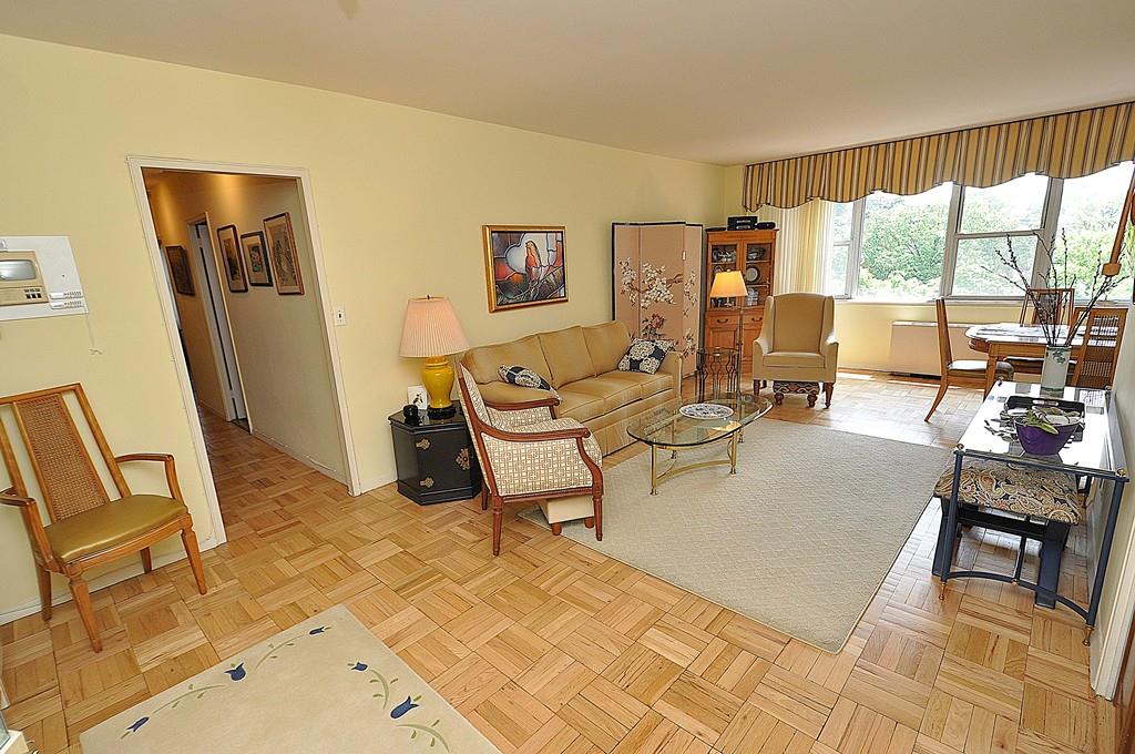 Welcome to Thriving Garth Road! Step into this exquisitely maintained...