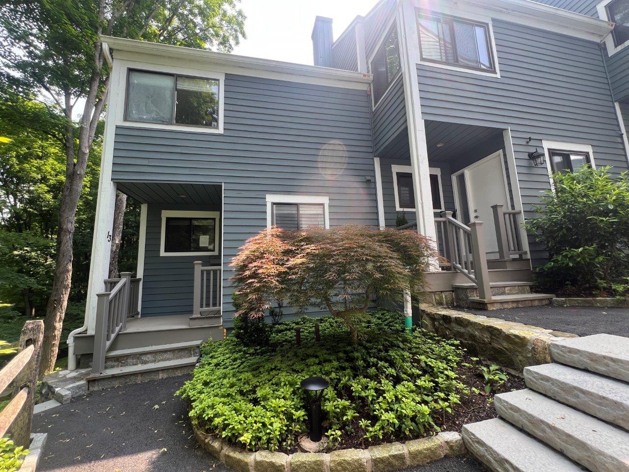 Sought-after Timber Ridge community.   Intimate complex in an amazing...