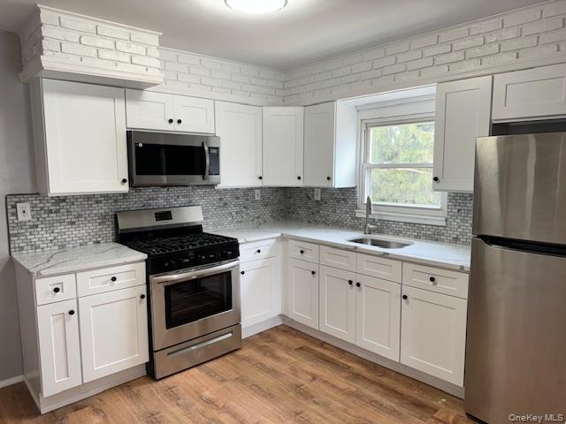 **Modern & Bright Apartment for Rent in Hastings-on-Hudson**
**Feature...