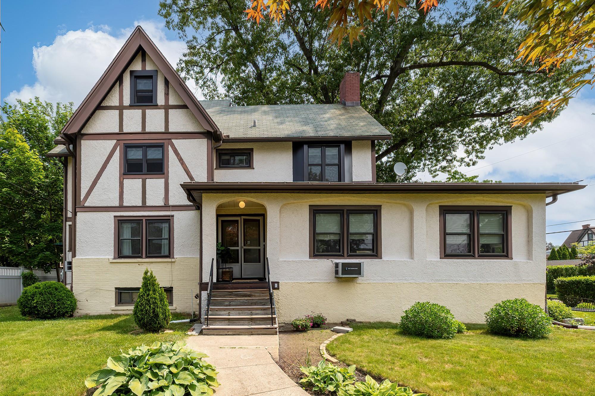 Welcome to 25 Midland Avenue, White Plains! Set on a level 1/3-acre co...