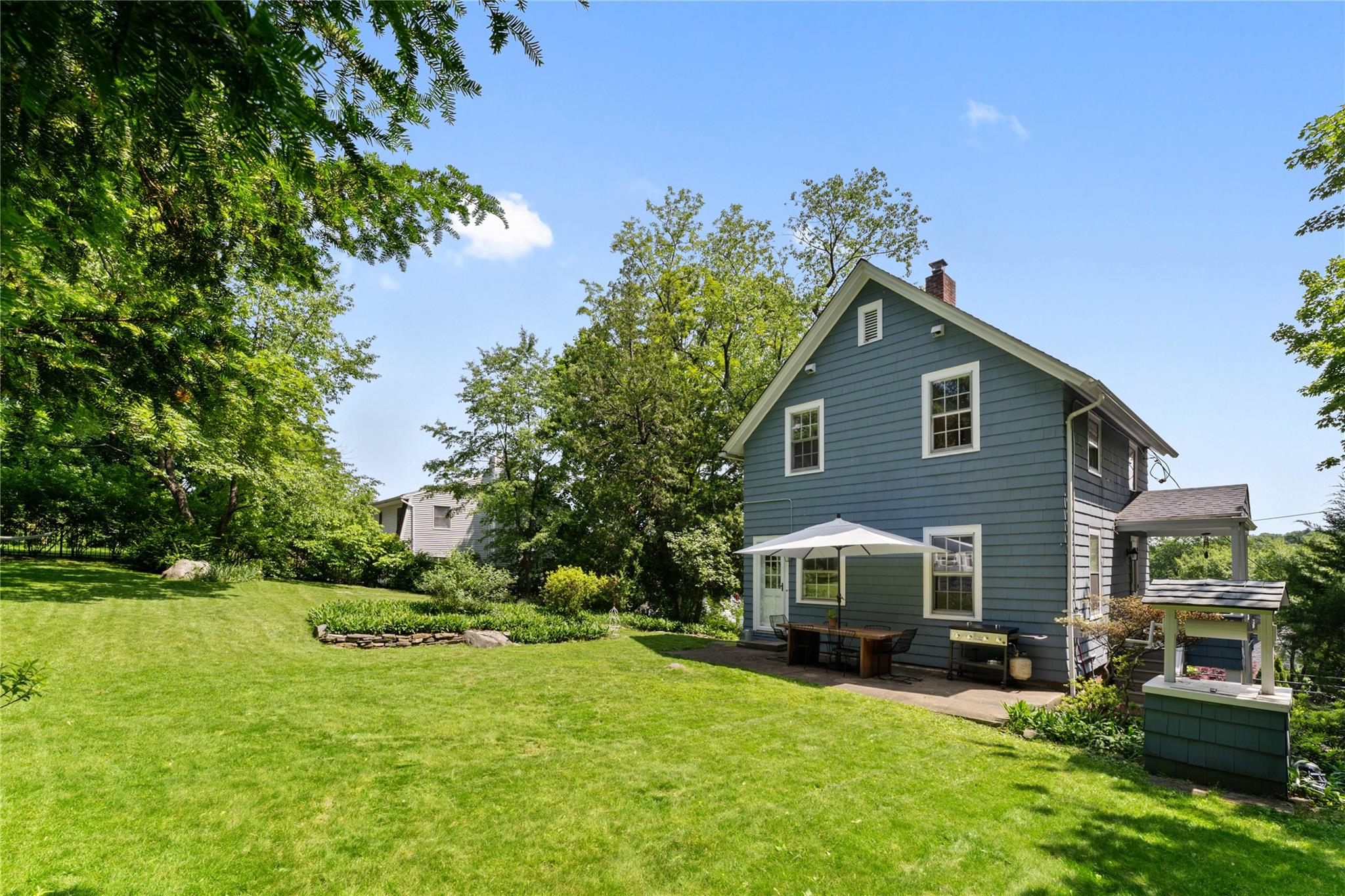 Enjoy nearly 1500 SF of usable space in this pristine move-in ready Co...