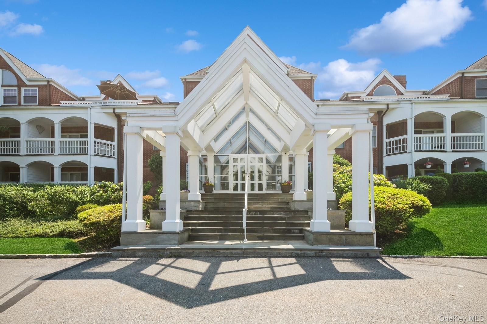 NEW PRICE - INCREDIBLE VALUE to move right into this beautifully gut-r...