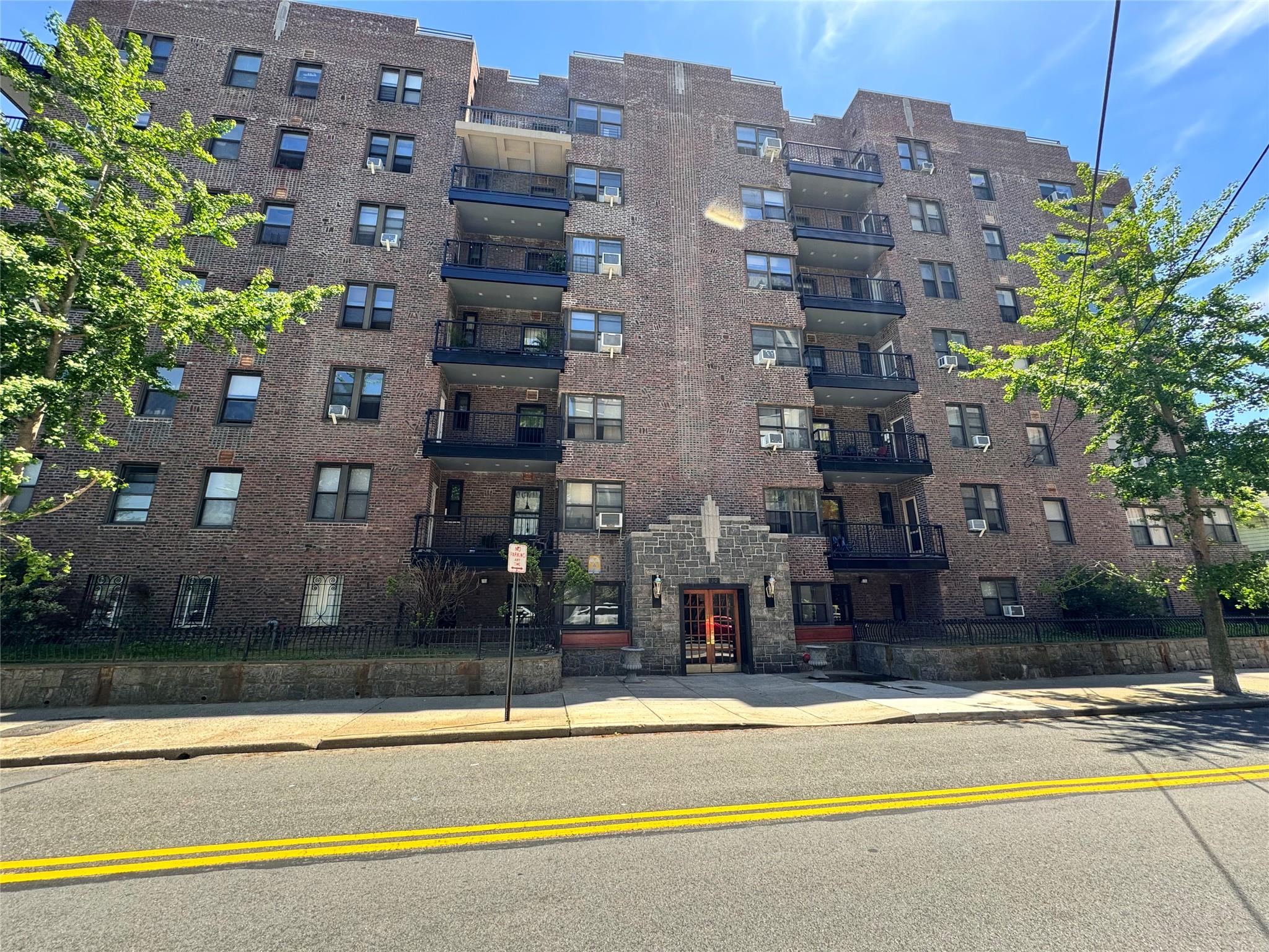 Experience the vibrant pulse of downtown New Rochelle! This charming 1...