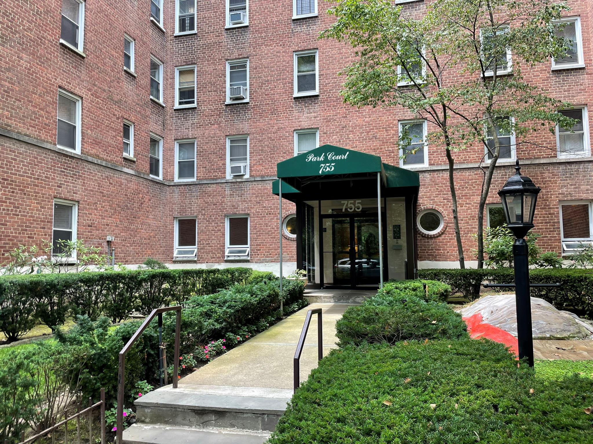 Top floor Park Court Cooperative—an impeccably maintained, move-in-rea...