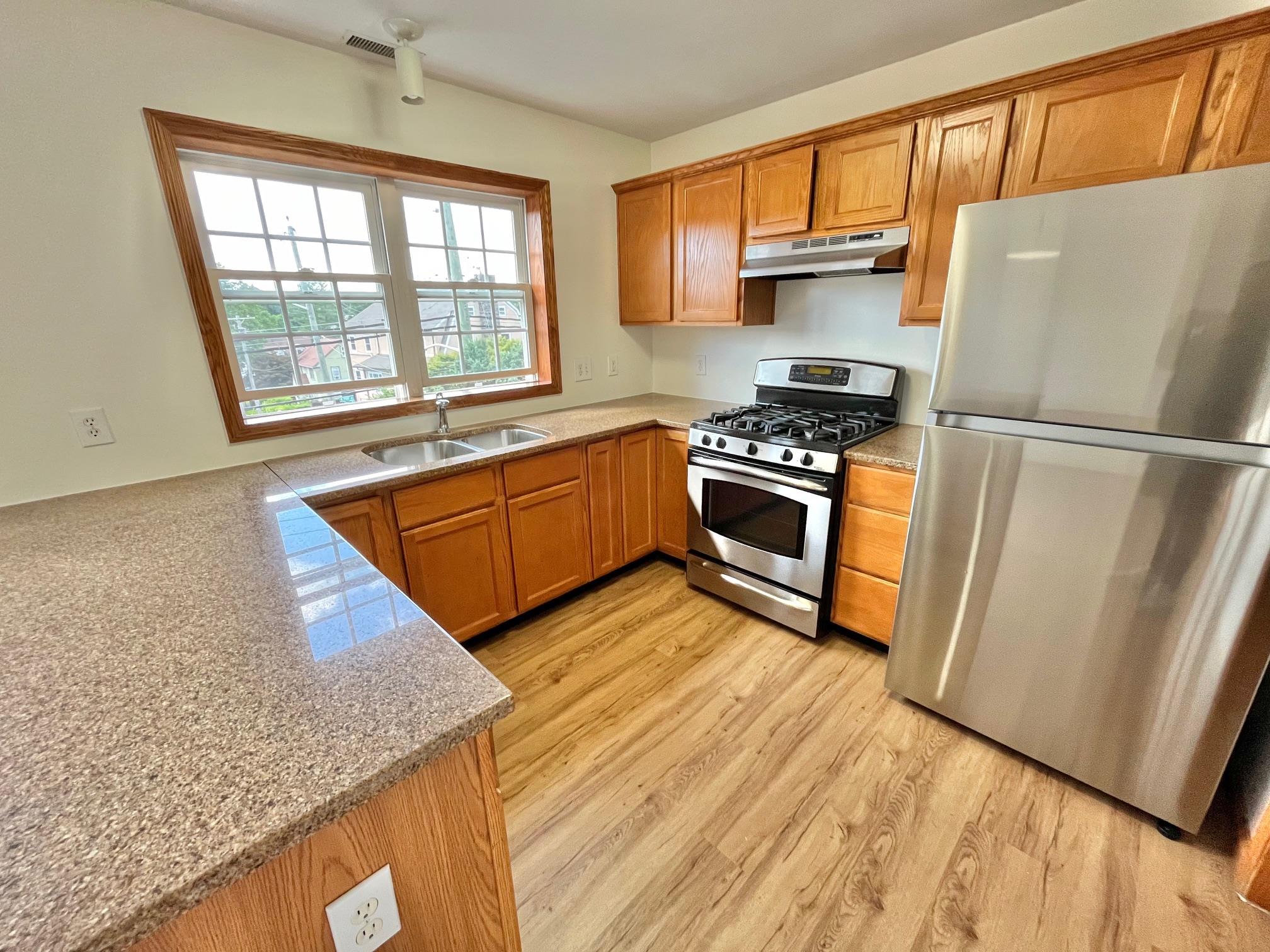 2 Bedroom, 2 Bathroom Duplex Townhouse - Located in White Plains. Brig...