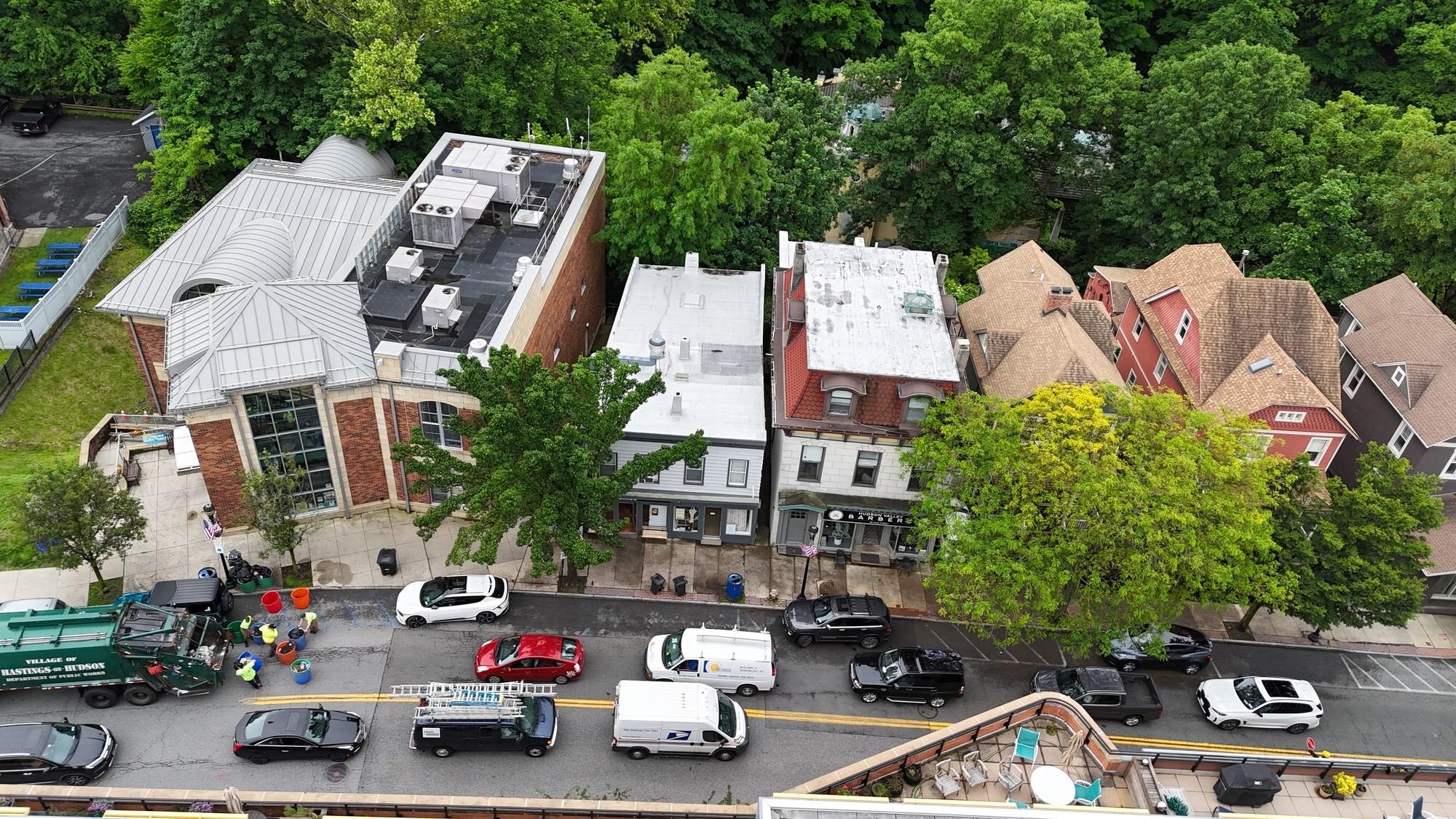 FREE MARKET | CAN BE SOLD TOGETHER OR SEPARATE
Houlihan Lawrence Comme...