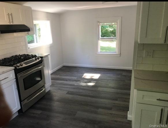 Lovely  bright 2nd floor 2 bedroom apartment in well kept 4 family  bu...