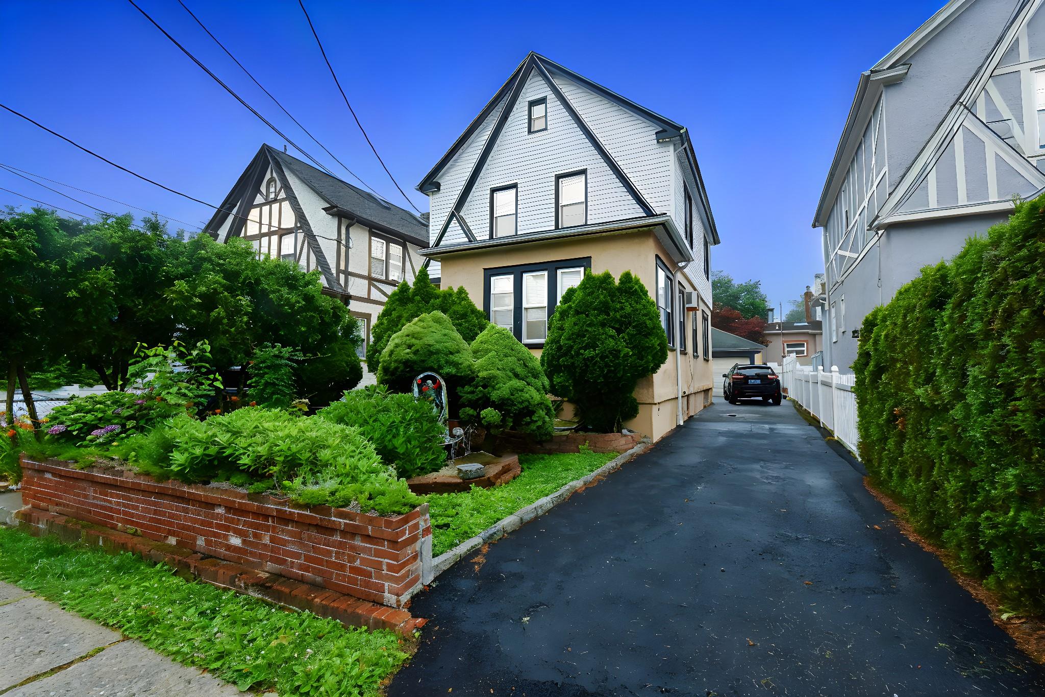 Welcome to this well maintained, sun-filled 3 bedroom Tudor located in...