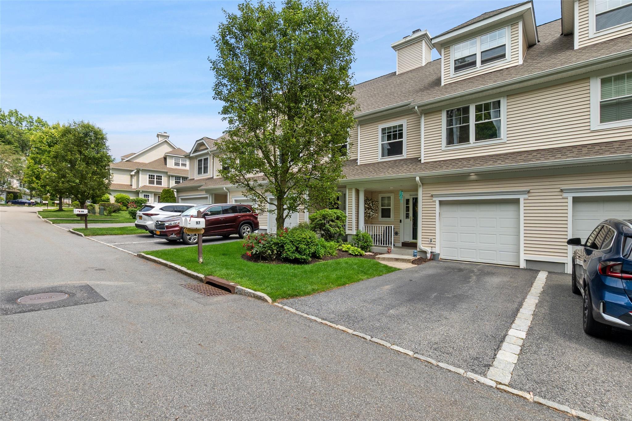 Highly desirable Chapel Hill community welcomes you to this convenient...