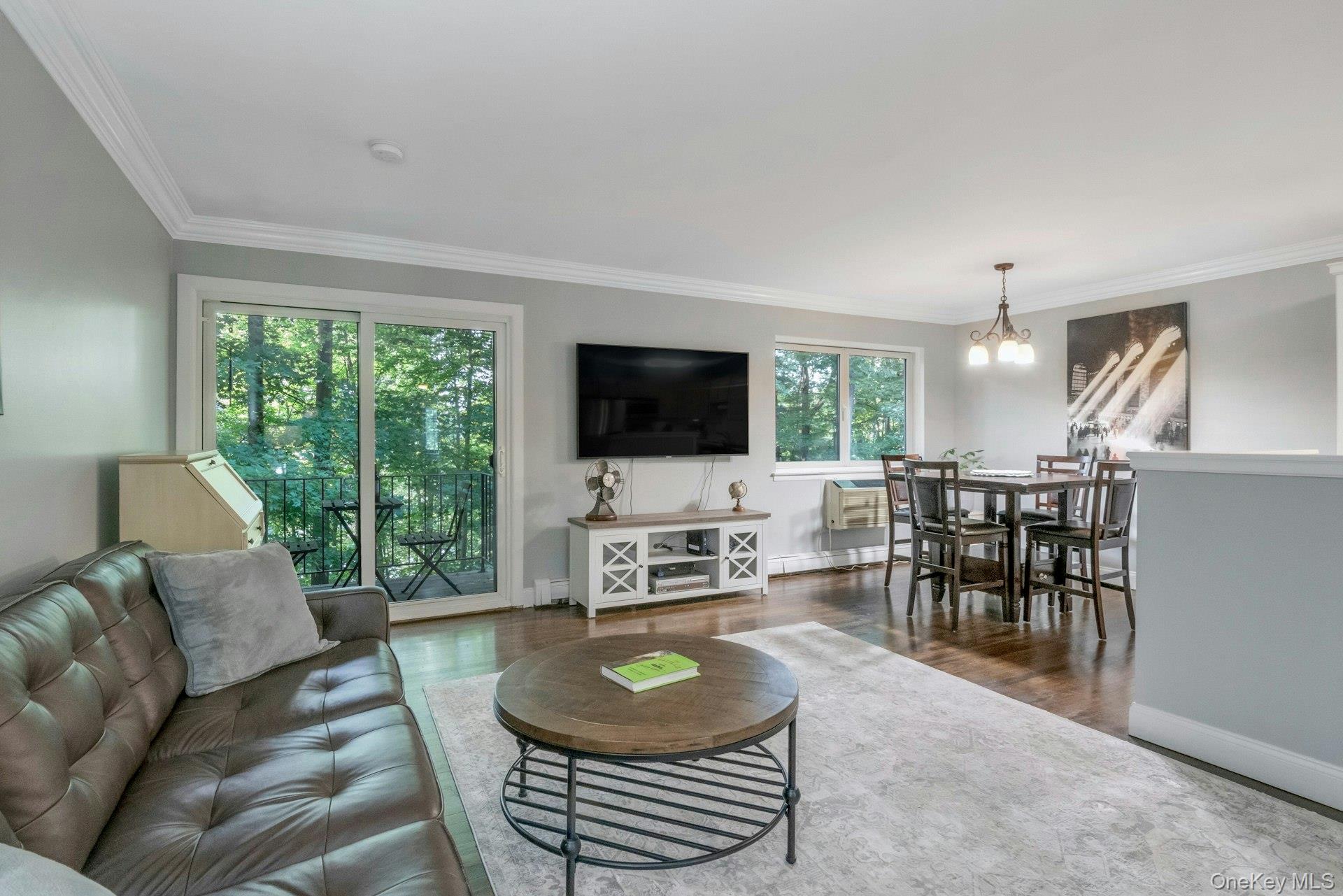 A retreat at Hudson Woods. Close to shops, restaurants and public tran...