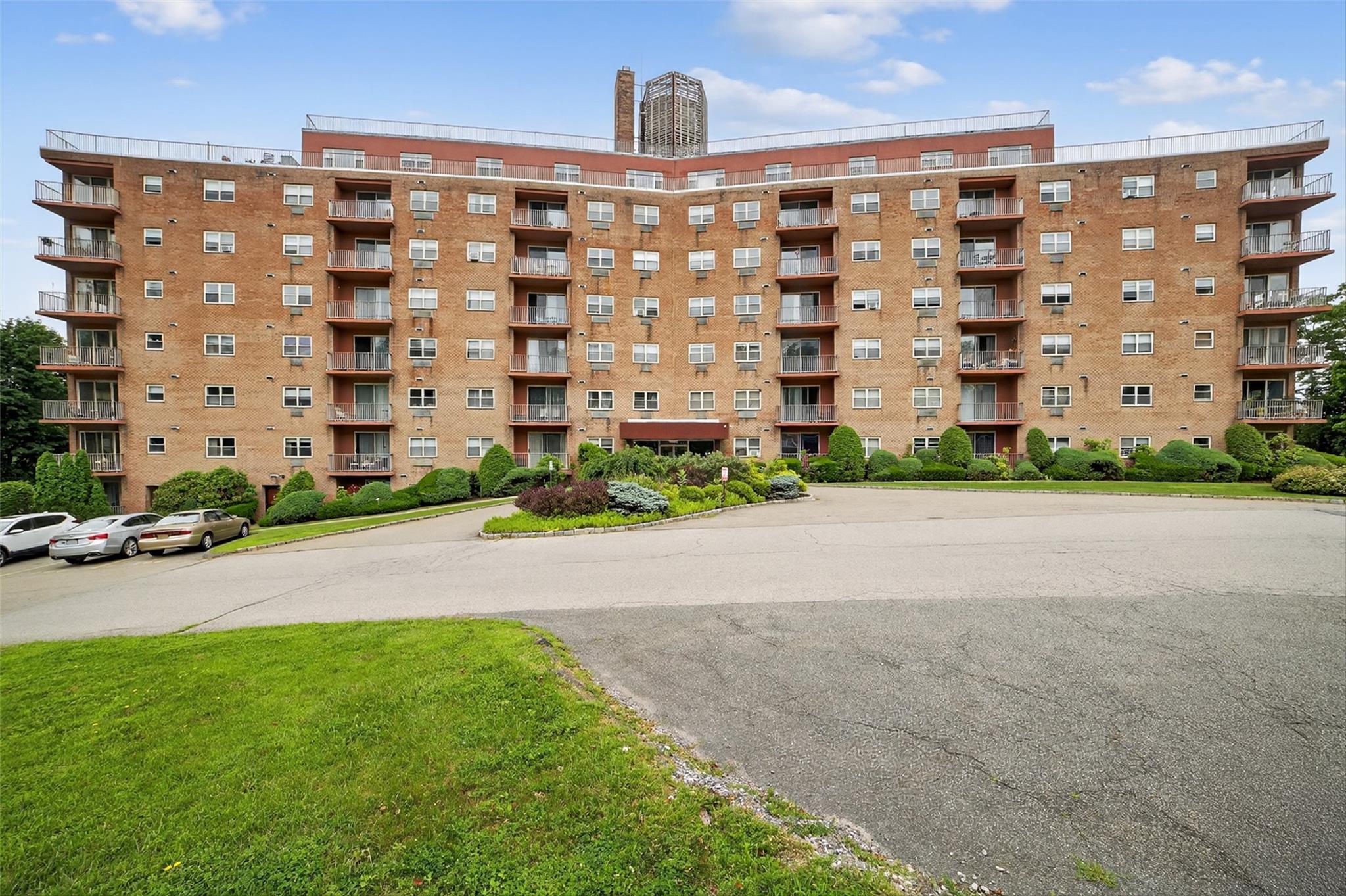 Discover the breathtaking views from this 6th-floor apartment, situate...