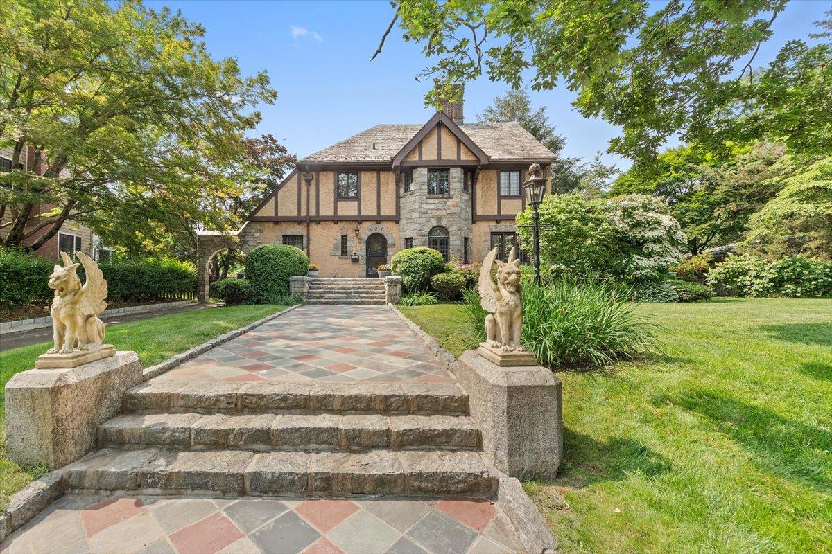 Welcome to this beautifully updated and meticulously maintained Tudor-...