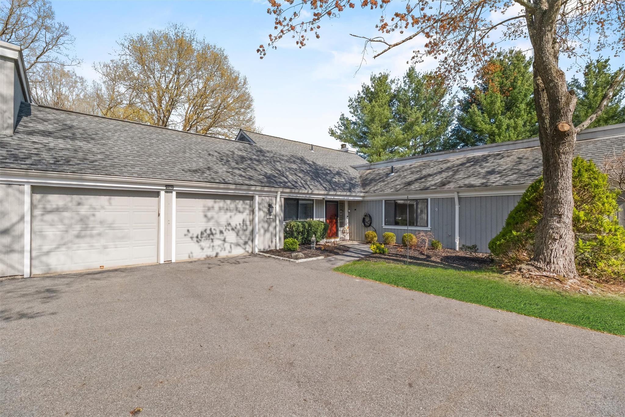 Beautifully maintained Croton II model in the highly sought-after Heri...