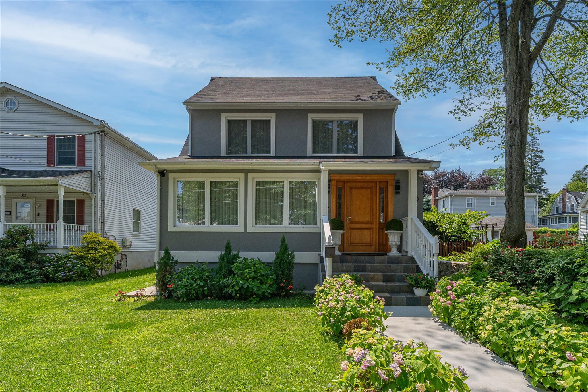 Beautifully Renovated Classic in New Rochelle!

The work has all been...