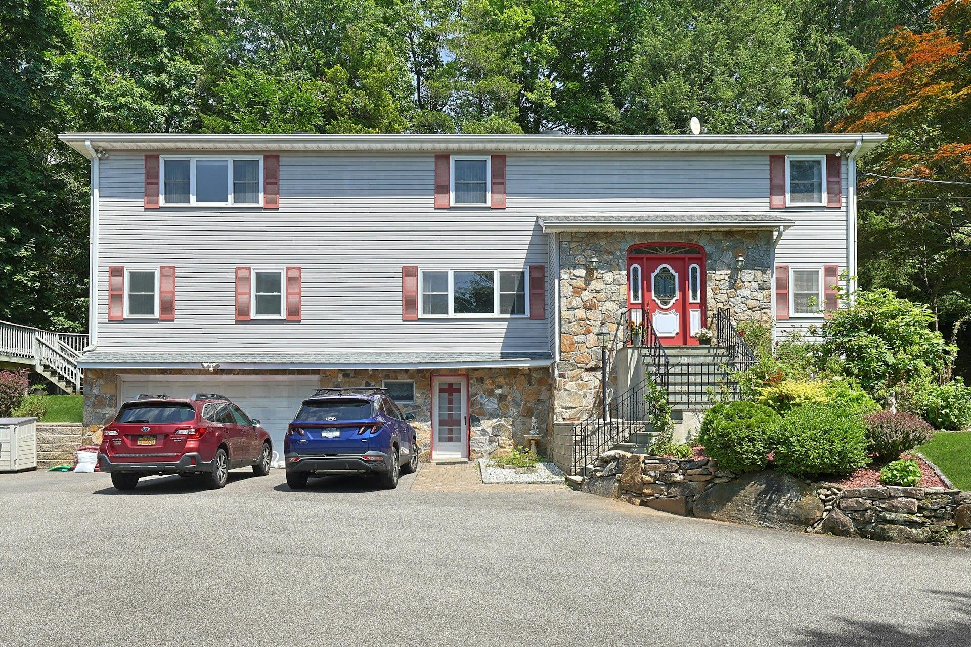 SPACIOUS, GREEN, QUIET, PRIVATE, CONVENIENT, COMFORTABLE 5 bedroom 3.5...