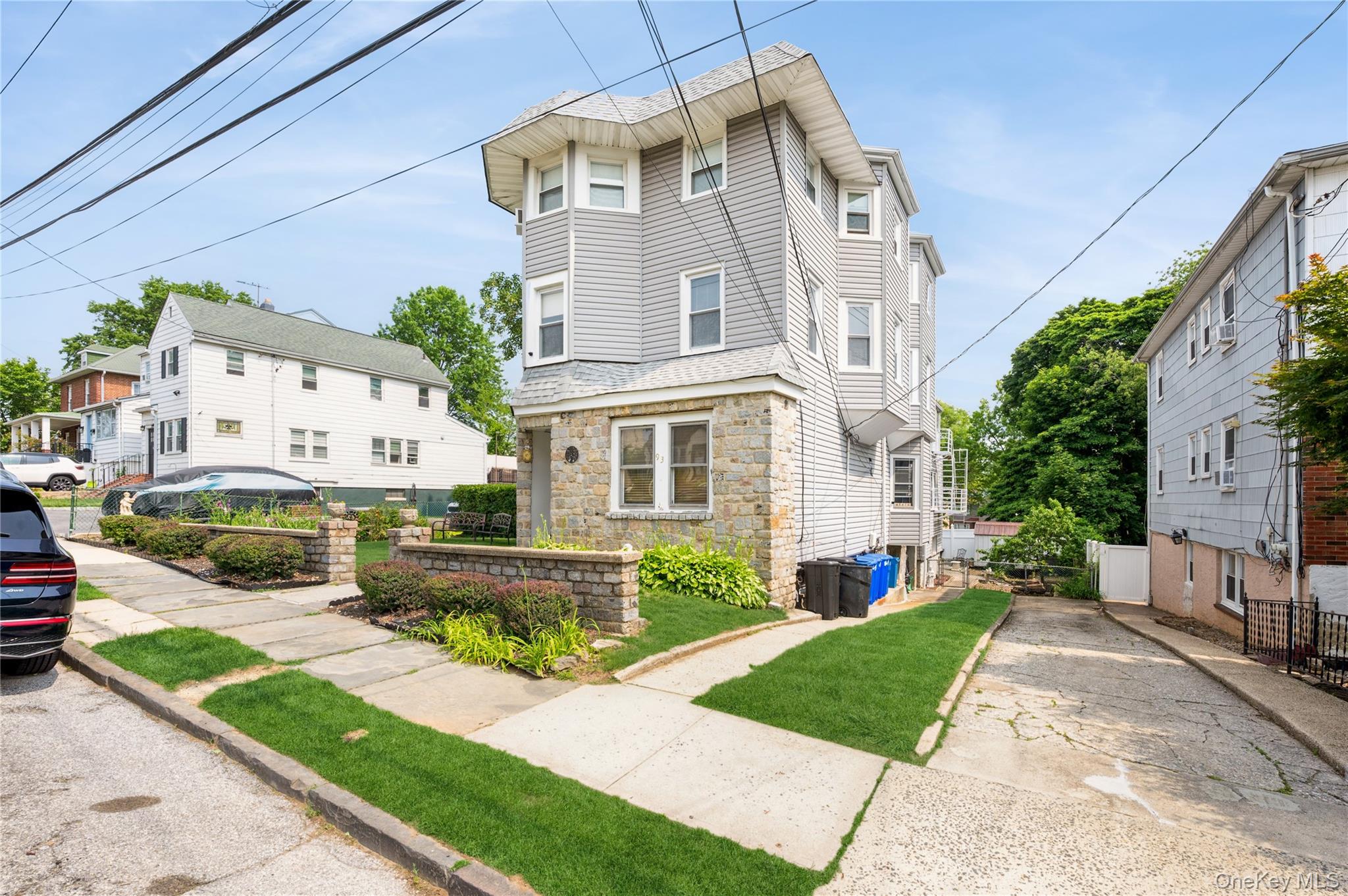 Best and highest offer by October 14th.
Welcome to 93 Edgewood Avenue...