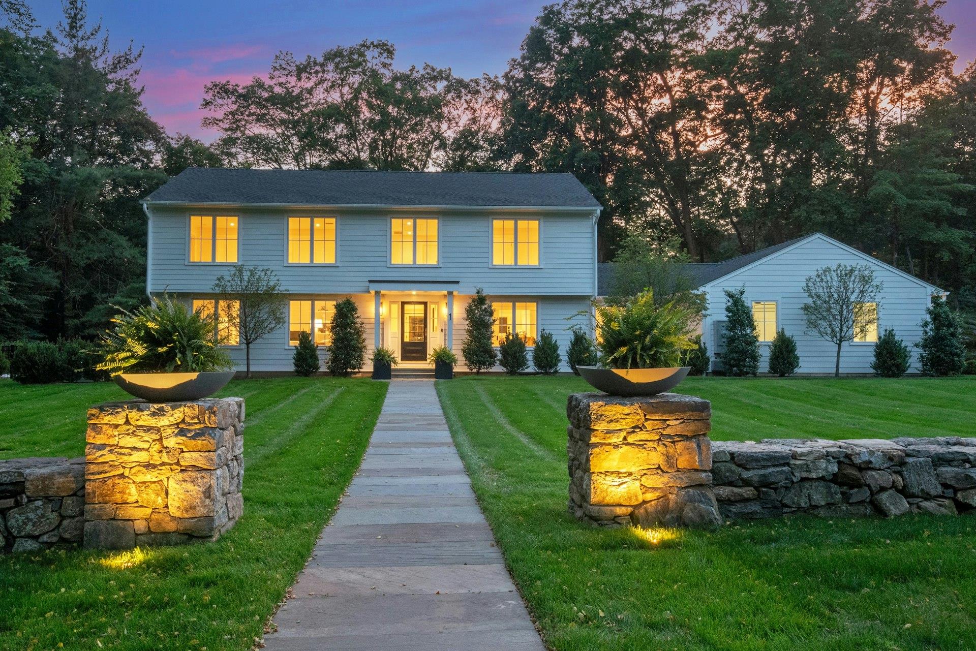 Elegant Colonial with Pool on Cul-de-Sac in Armonk (Byram Hills School...