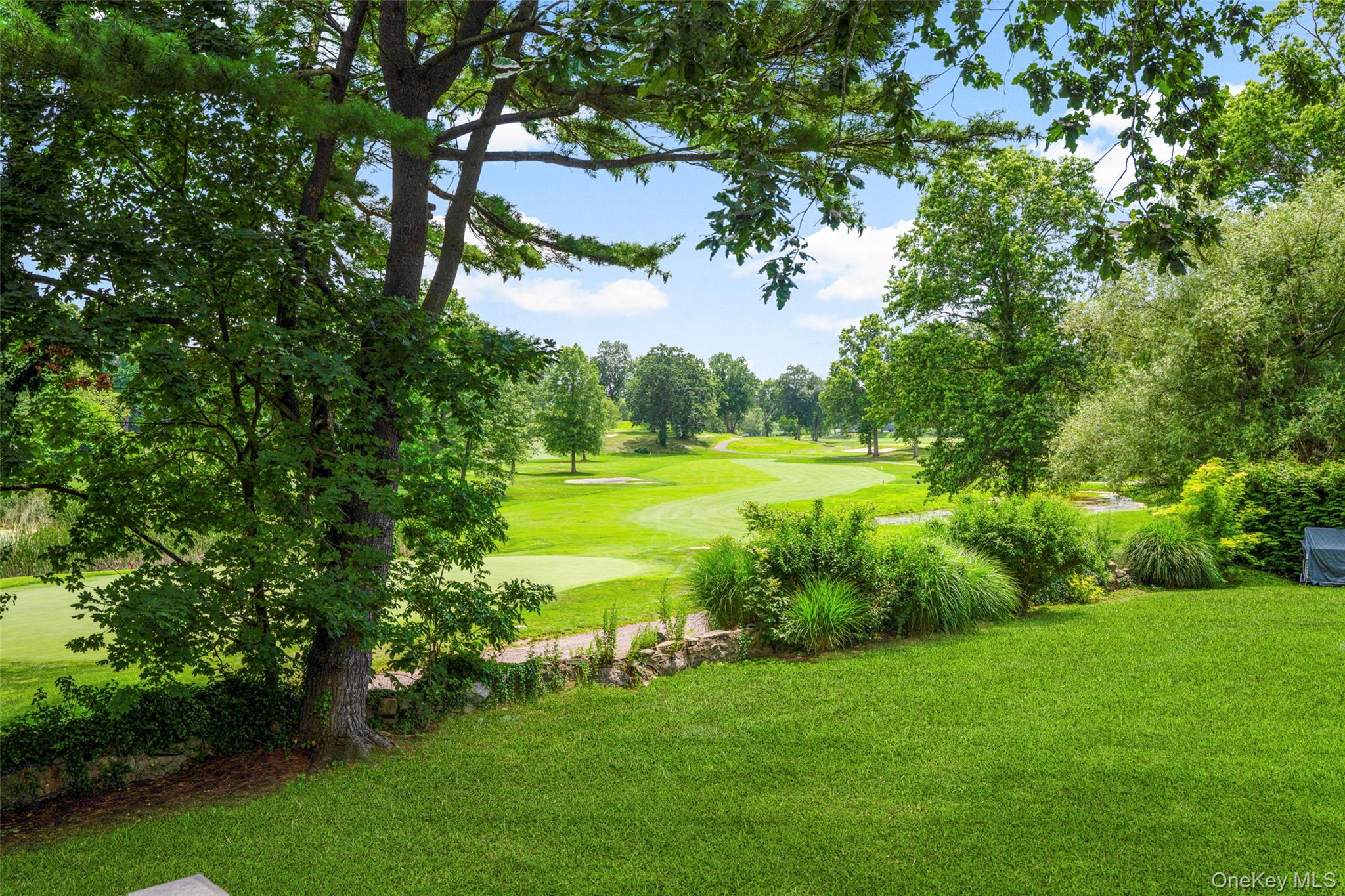 Golf Course Views. Cul-de-Sac Privacy. Endless Possibilities.
Welcome...