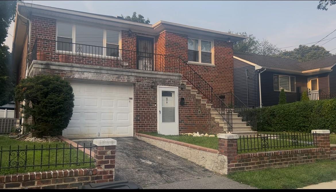 Here’s your chance to rent a beautiful well-maintained, spacious 3-bed...
