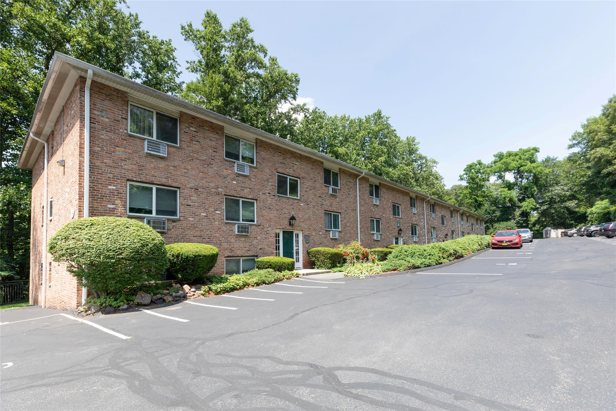 Welcome to this charming garden co-op in the highly desirable Hudson W...