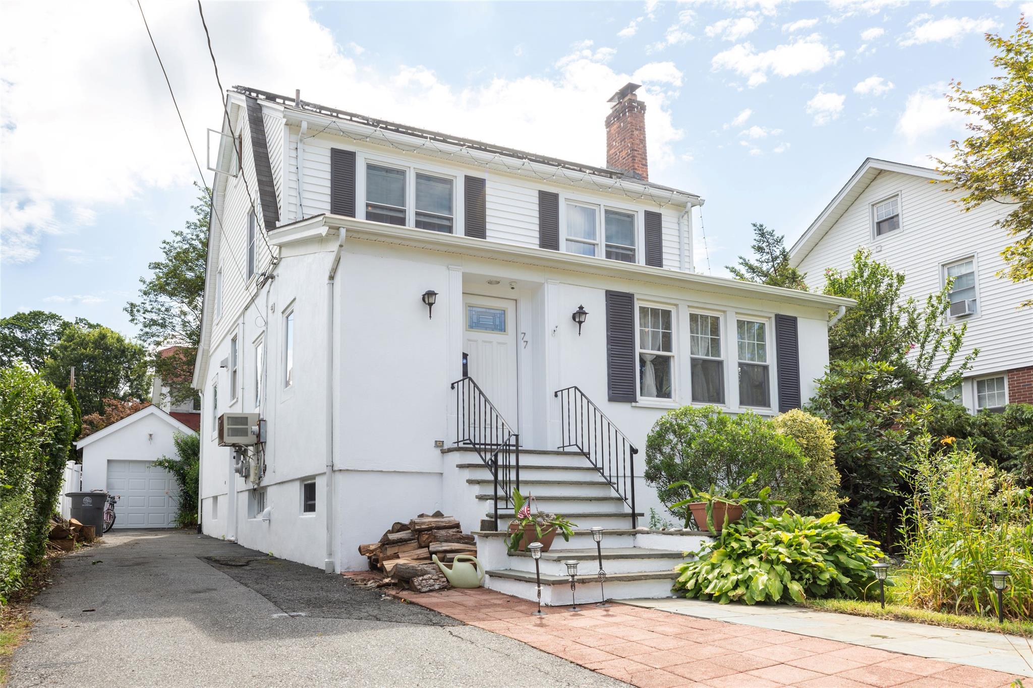Beautiful Single Family home in the Highland Section of White Plains h...
