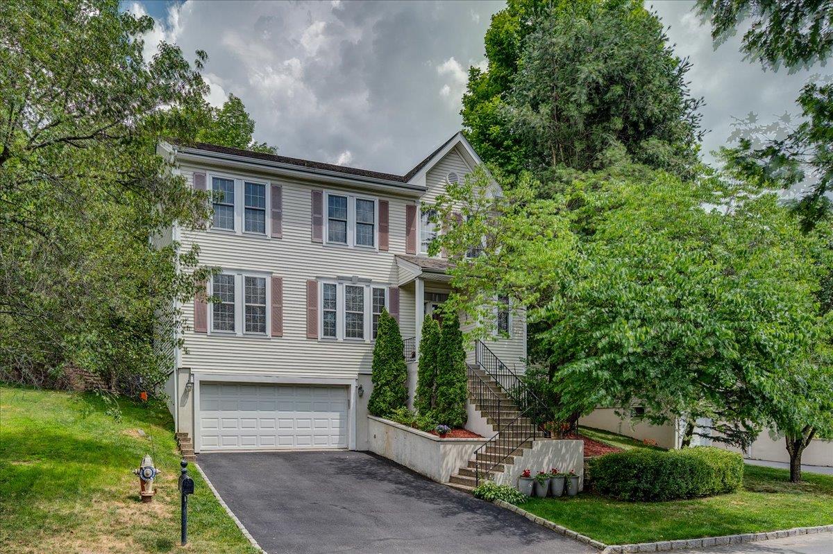 Welcome to 60 Bellefair Road! Nestled in the coveted Bellefair communi...