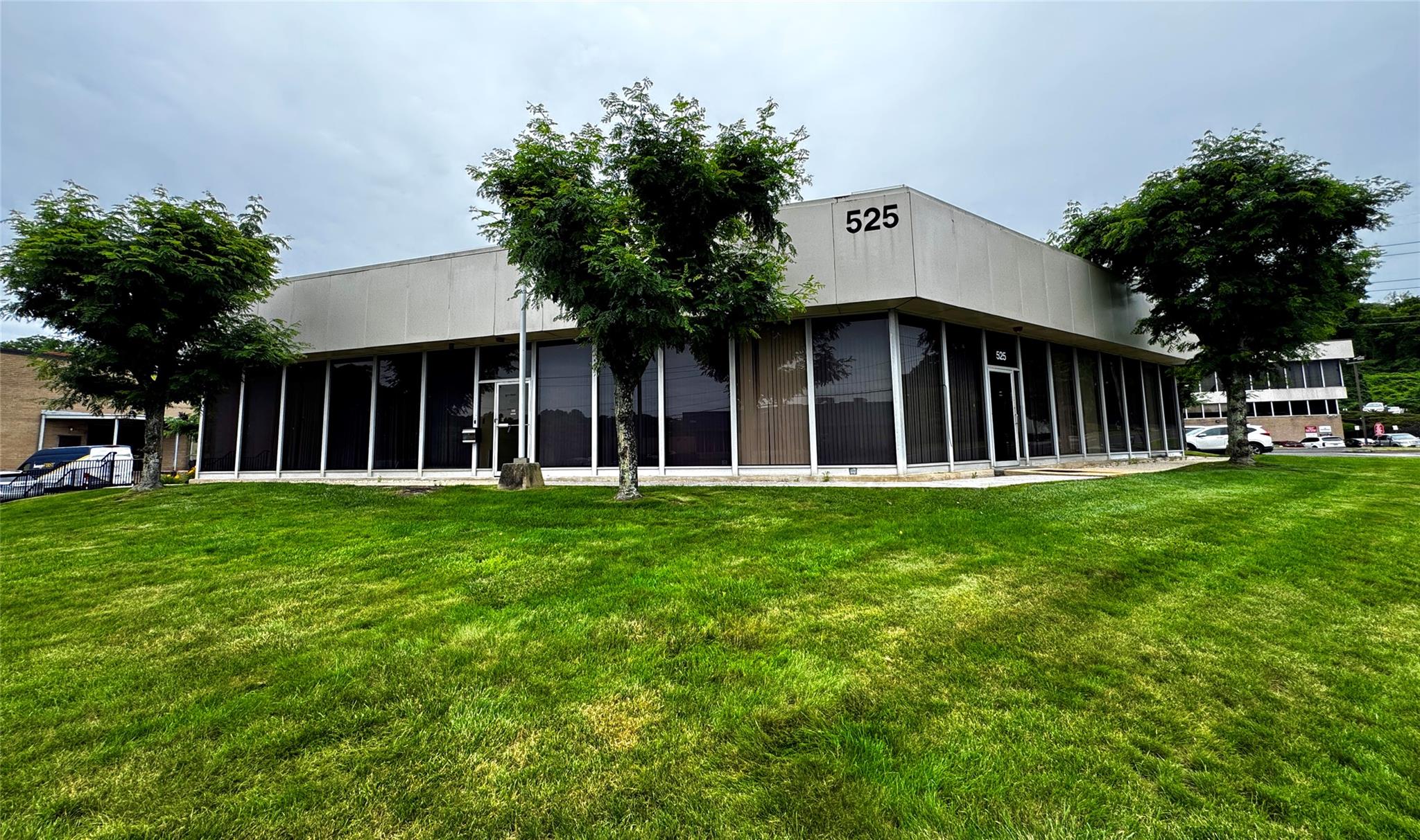Prime commercial sublet opportunity now available at 525 Executive Bou...