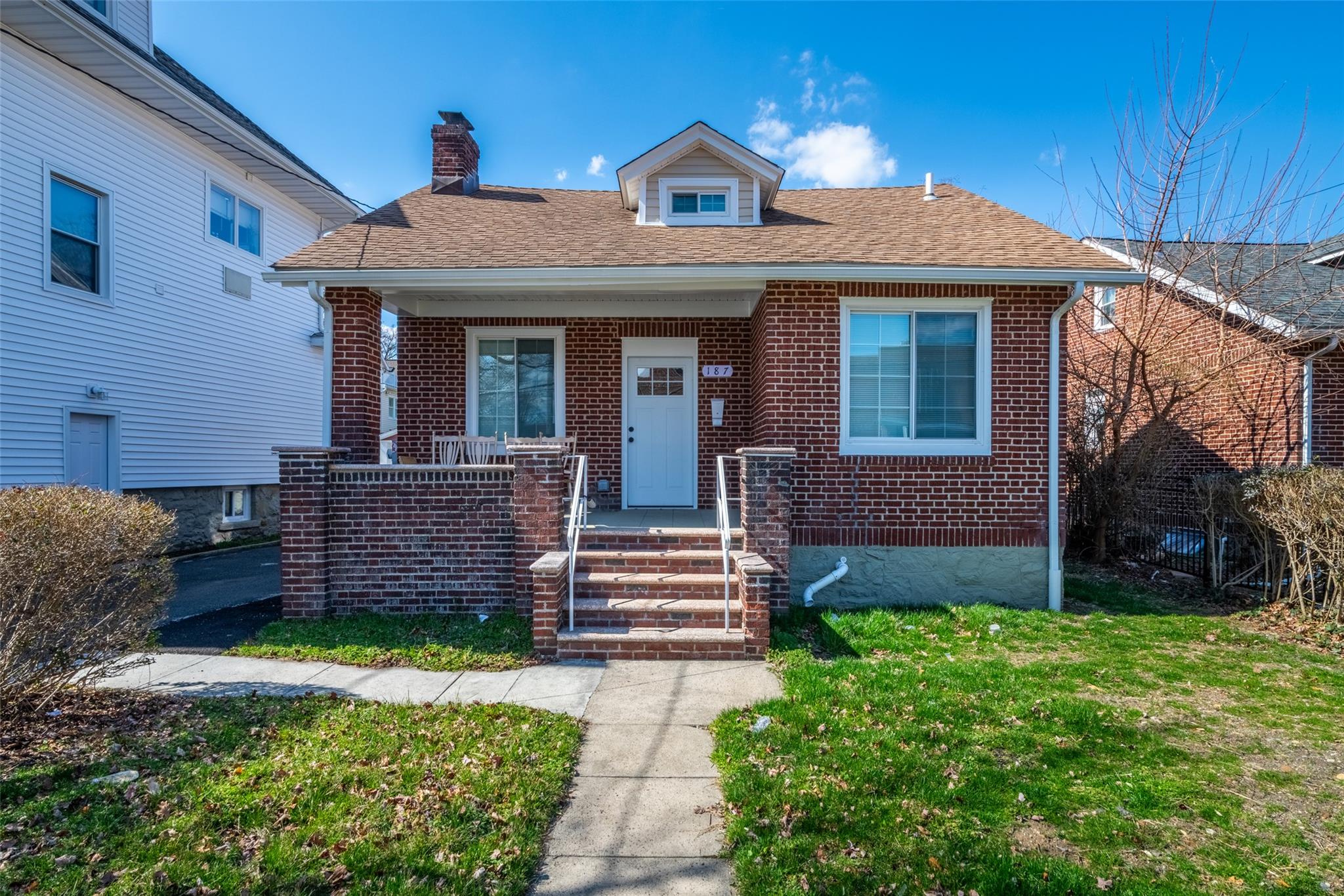 Charming Newly Updated Cape Cod Home for Rent – Step into this beautif...