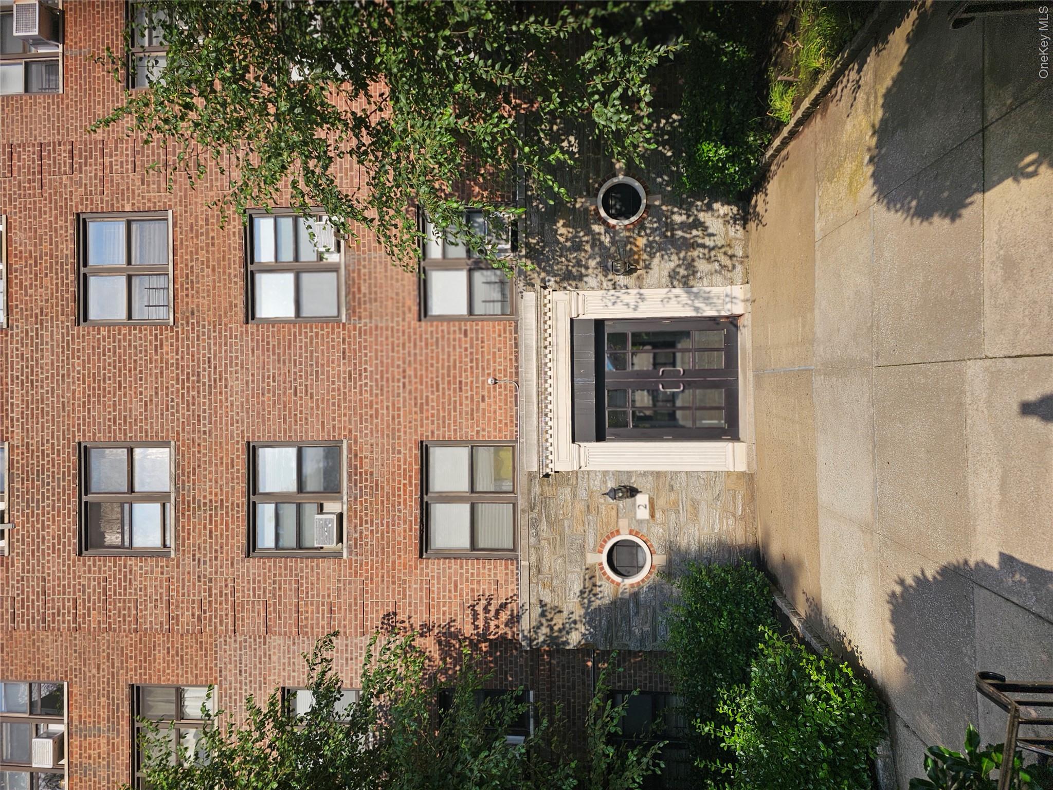 HIGHLY MOTIVATED SELLER!!!
A Beautiful, Topmost floor 2BR Co-op Apartm...