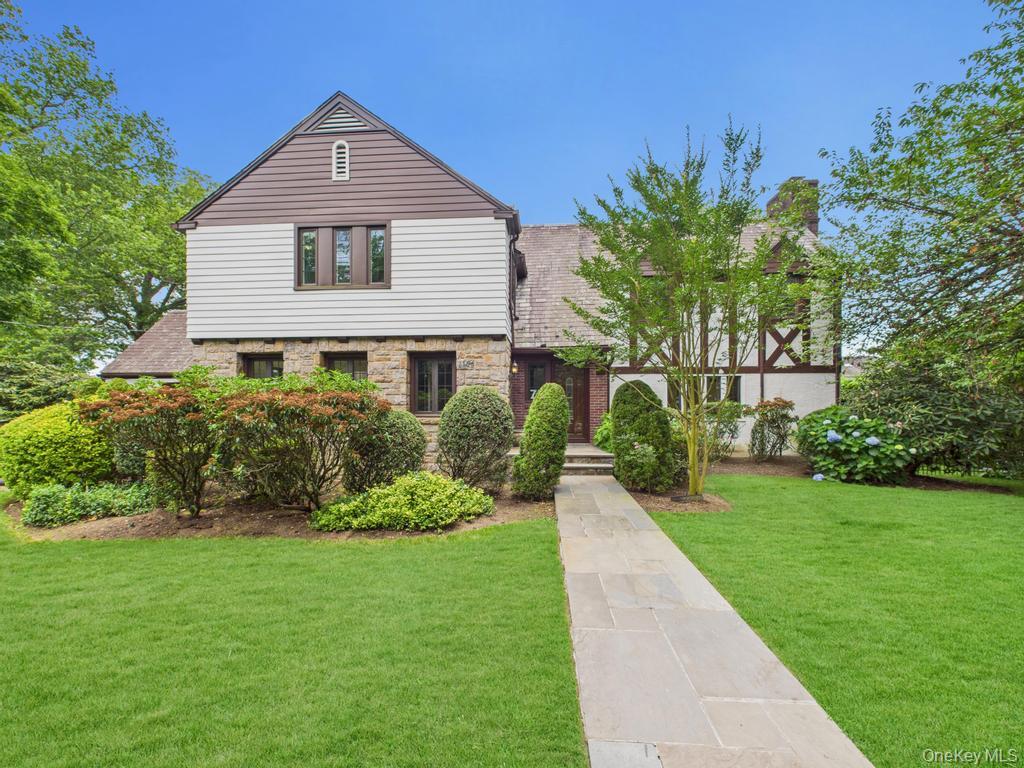 Newly Renovated 4-Bedroom Rental with Luxury Finishes in New Rochelle!...