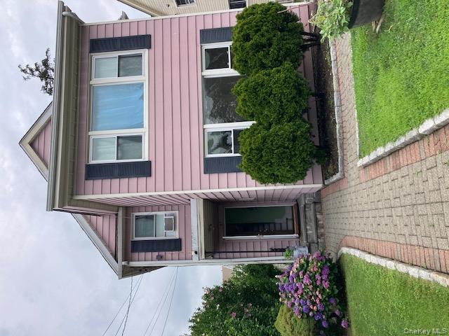 First Floor Apartment in a multifamily house located close to everythi...