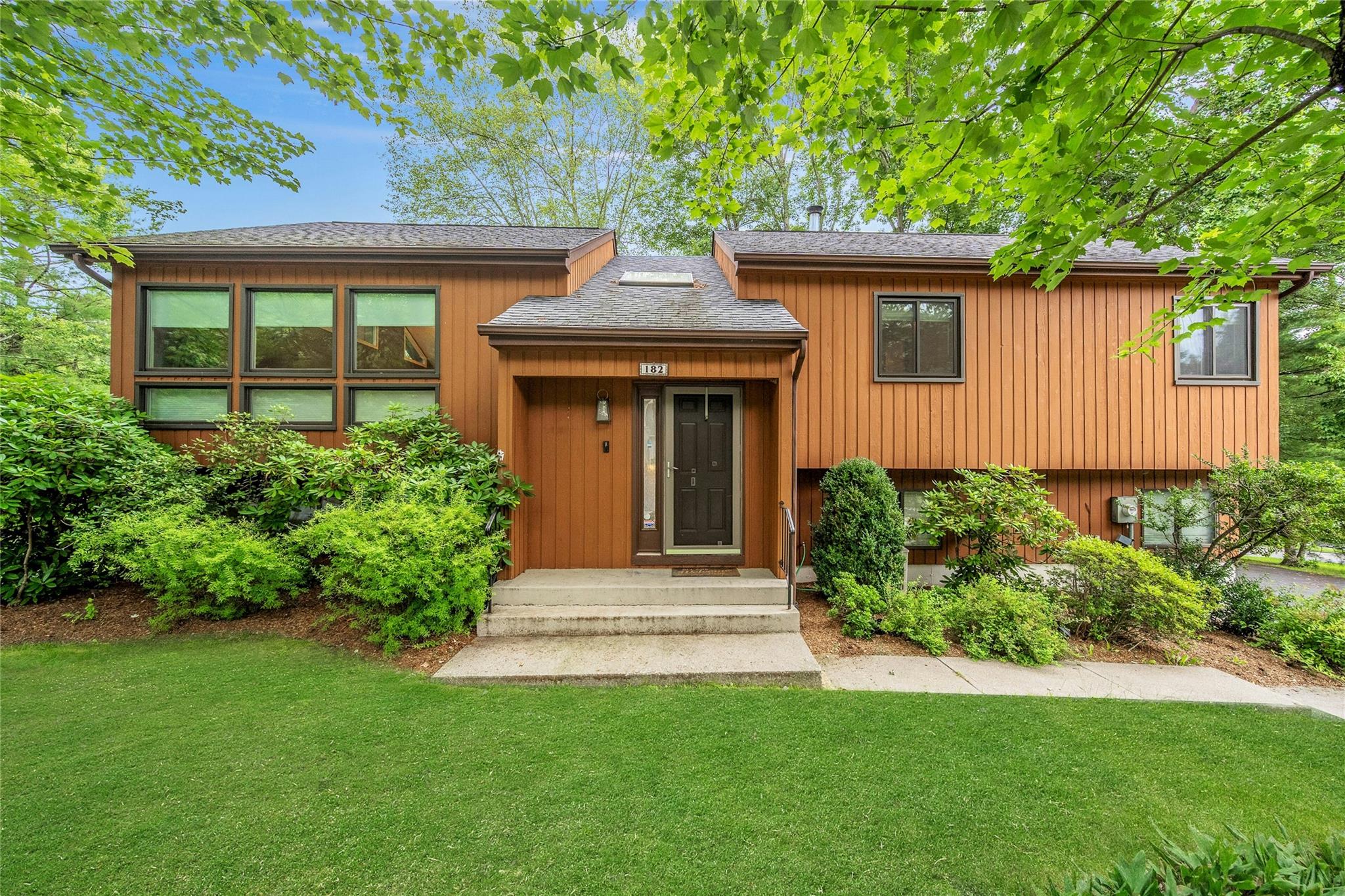Your dream home is ready. In Greenbriar’s coveted cul-de-sac, this 4-b...