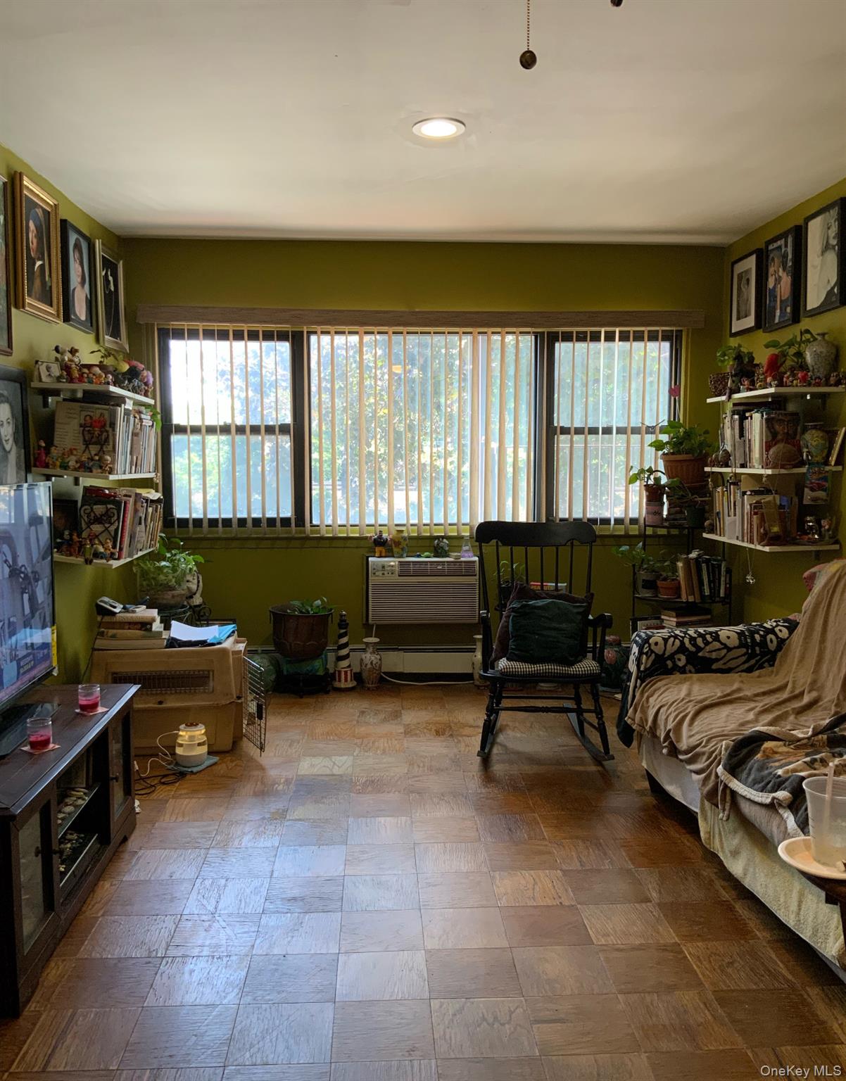 Photo 4 of this property