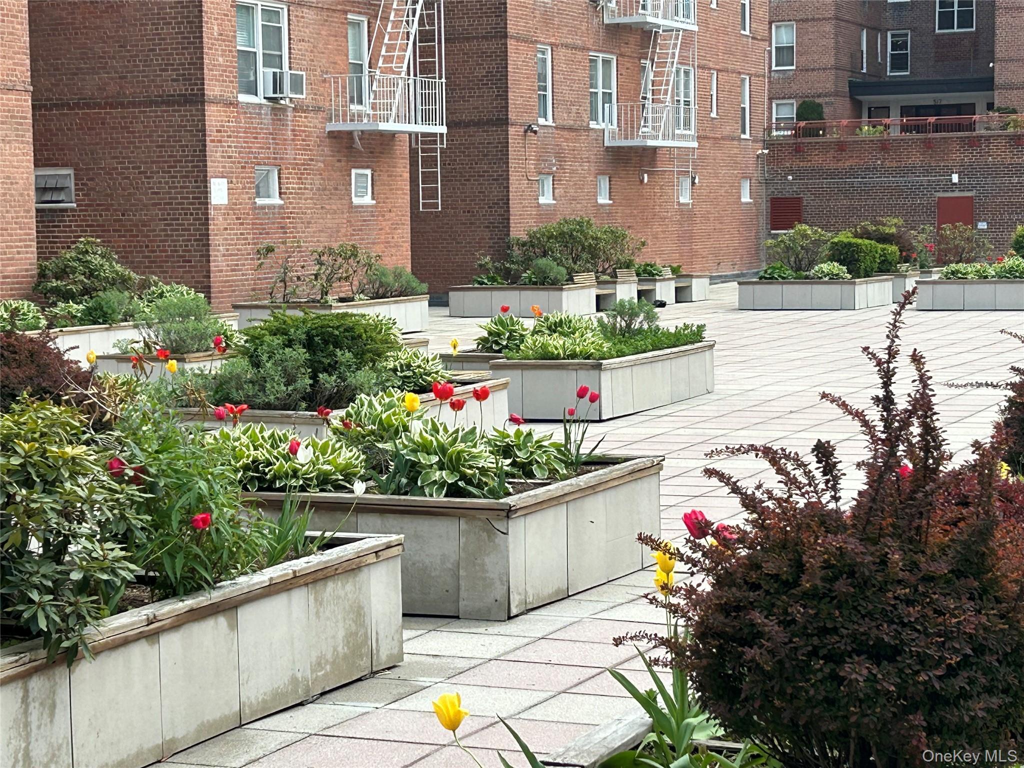 One bedroom coop on the Riverdale/Yonkers borderline.  Laundry and sto...