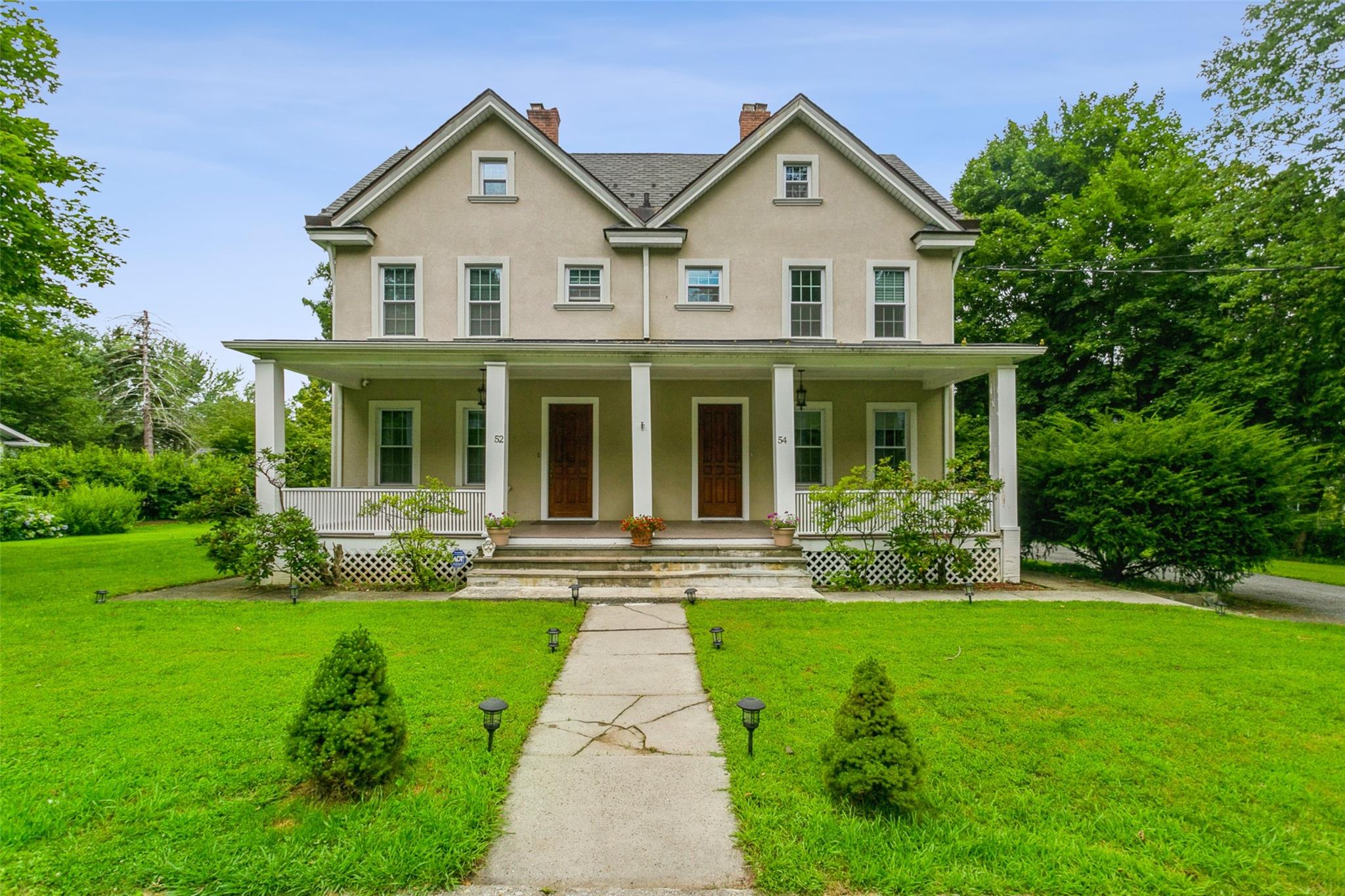 Multi-level home featuring large rms and open plan kitch/dining area....