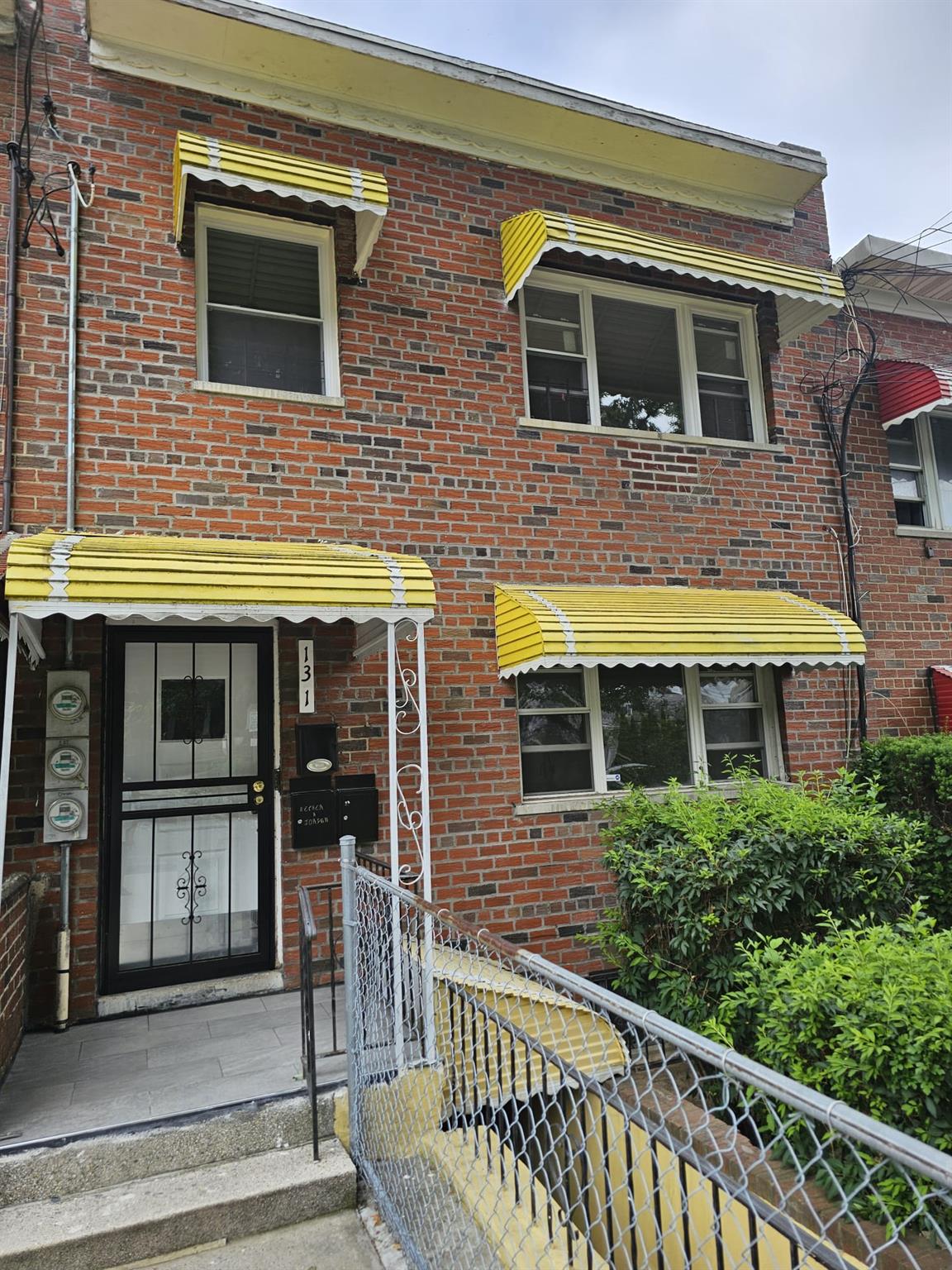 This charming 2-bedroom, 1-bathroom apartment at 131 S 14th Ave, Unit...