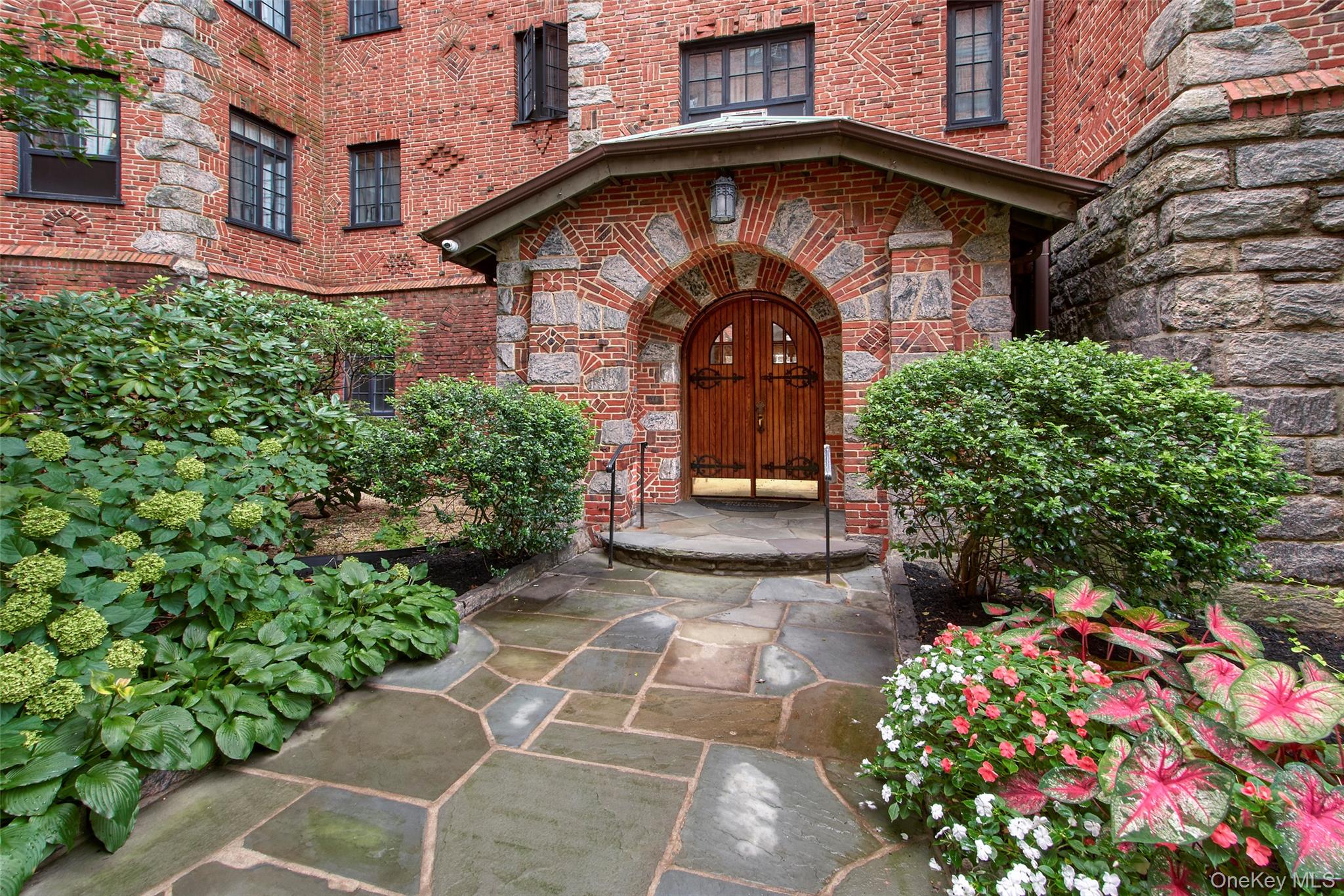 Bright & Charming Two-Bedroom Co-Op in the Heart of Bronxville PO -  N...