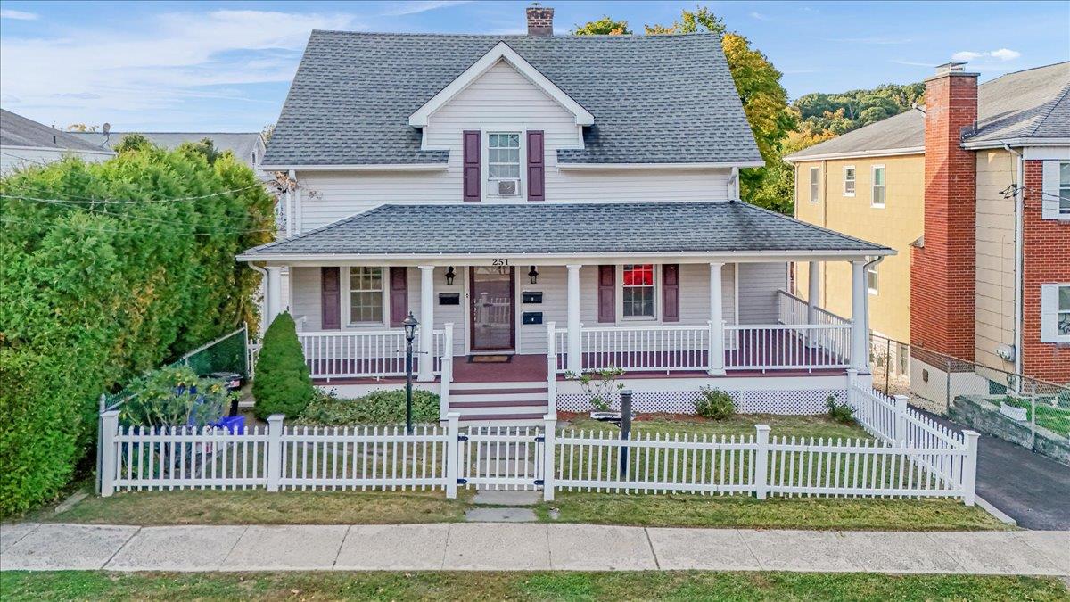 Charming Two-Unit Home in West Harrison’s Silver Lake Neighborhood. Di...